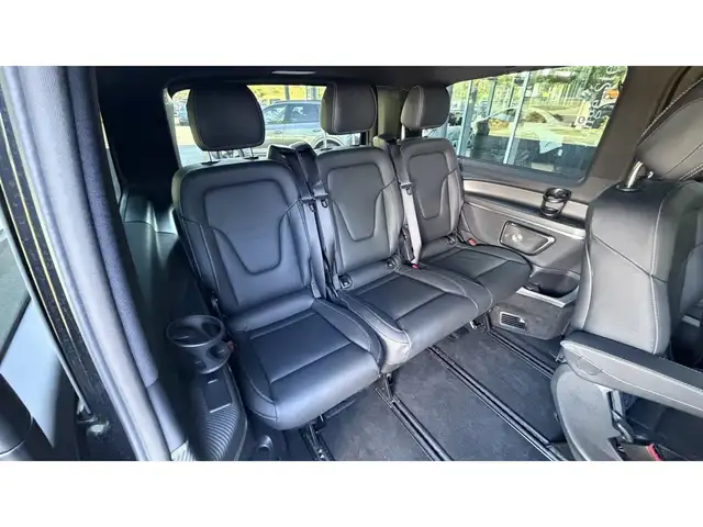 Mercedes-Benz V-Class view 9