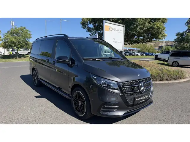 Mercedes-Benz V-Class view 3