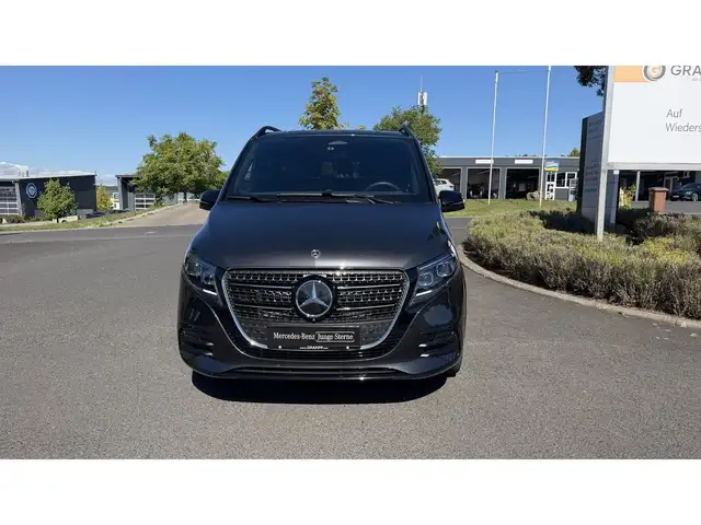 Mercedes-Benz V-Class view 2
