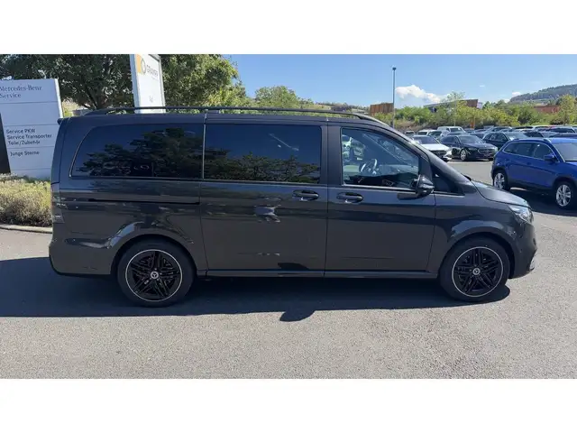 Mercedes-Benz V-Class view 4
