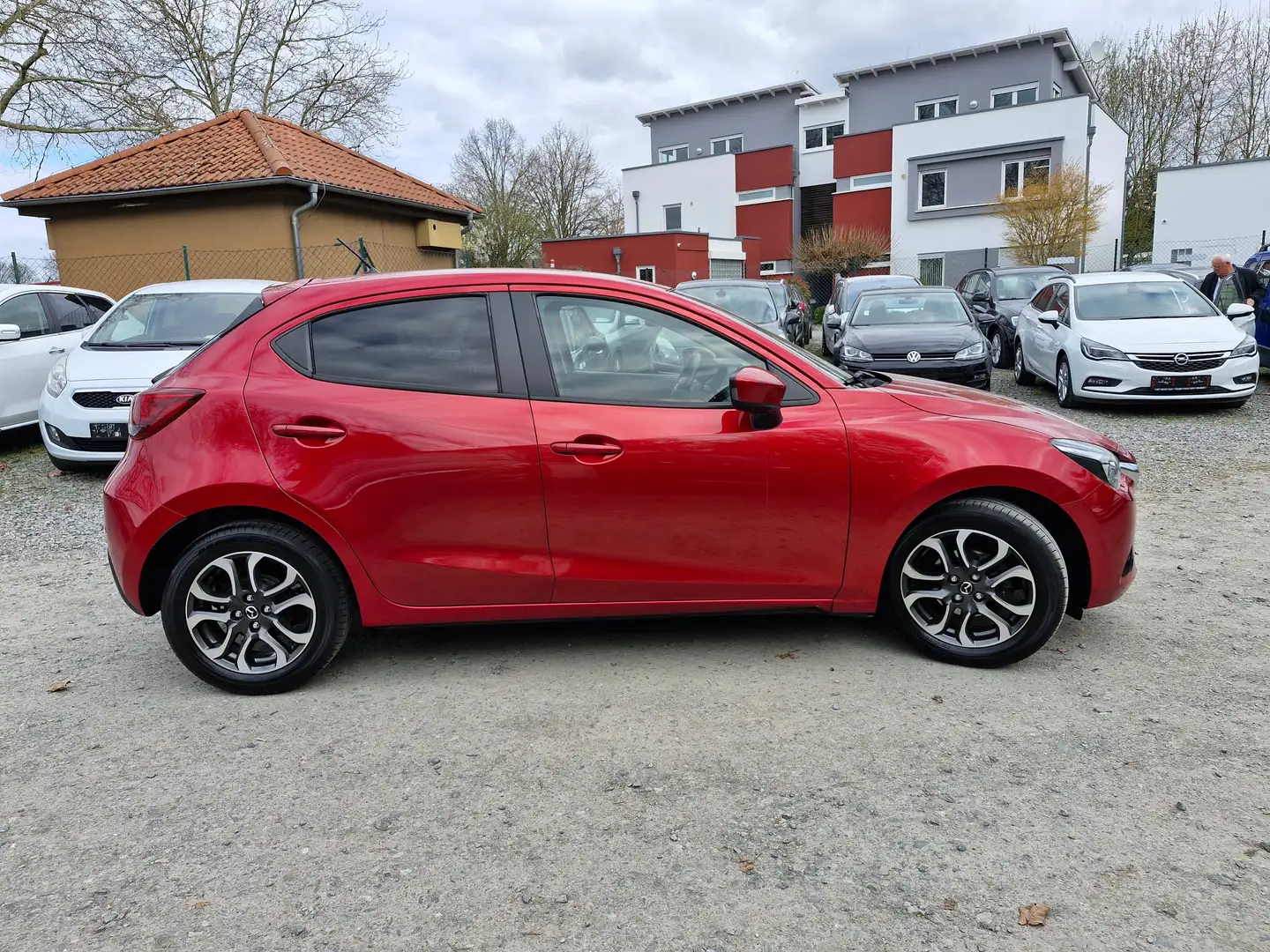 Mazda 2 SKYACTIV-G 90 Red Edition Rood - 2