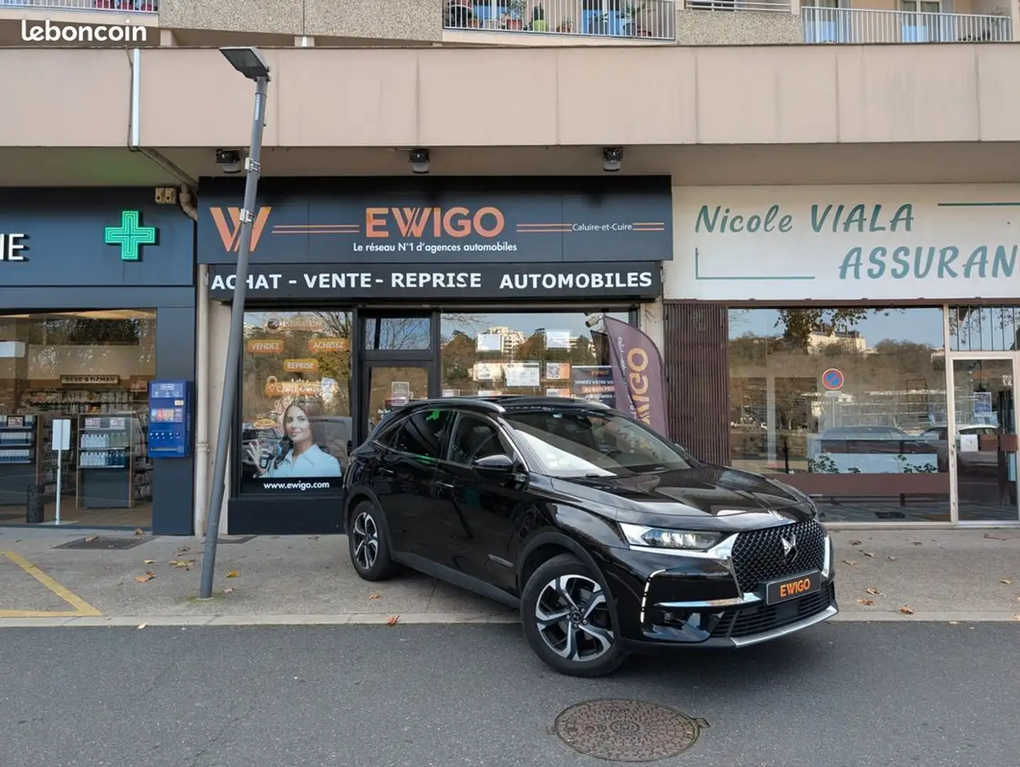 DS Automobiles DS 7 Crossback automobiles bluehdi 180ch executive eat8 toit ouvrant siege chauffants Noir - 1