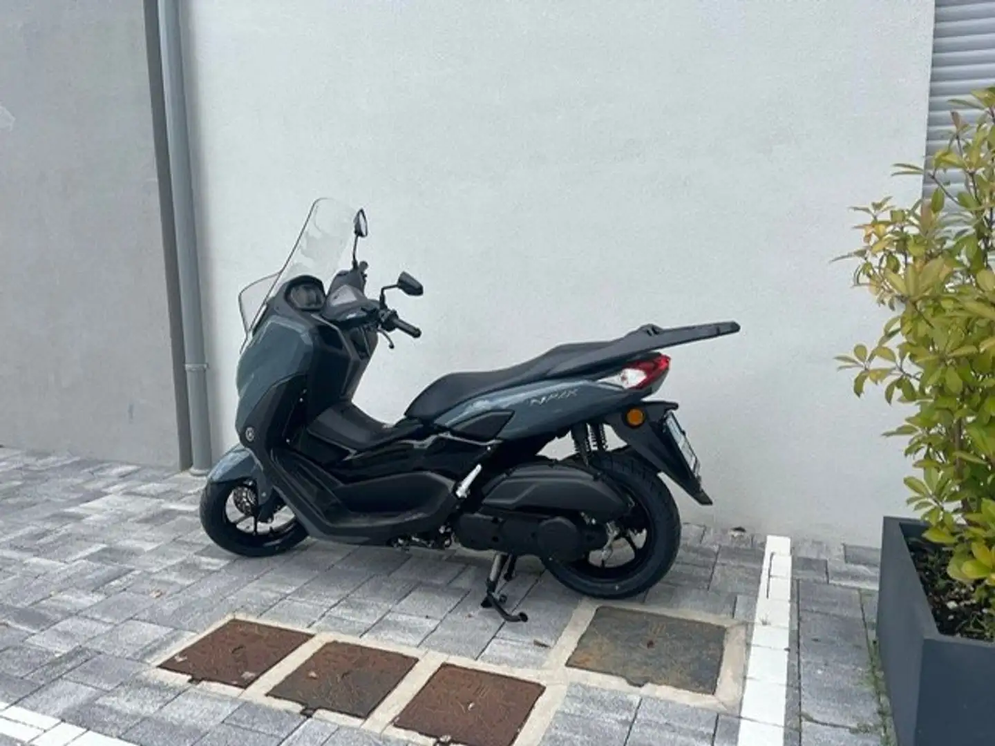 Yamaha NMAX 125 Grigio - 1