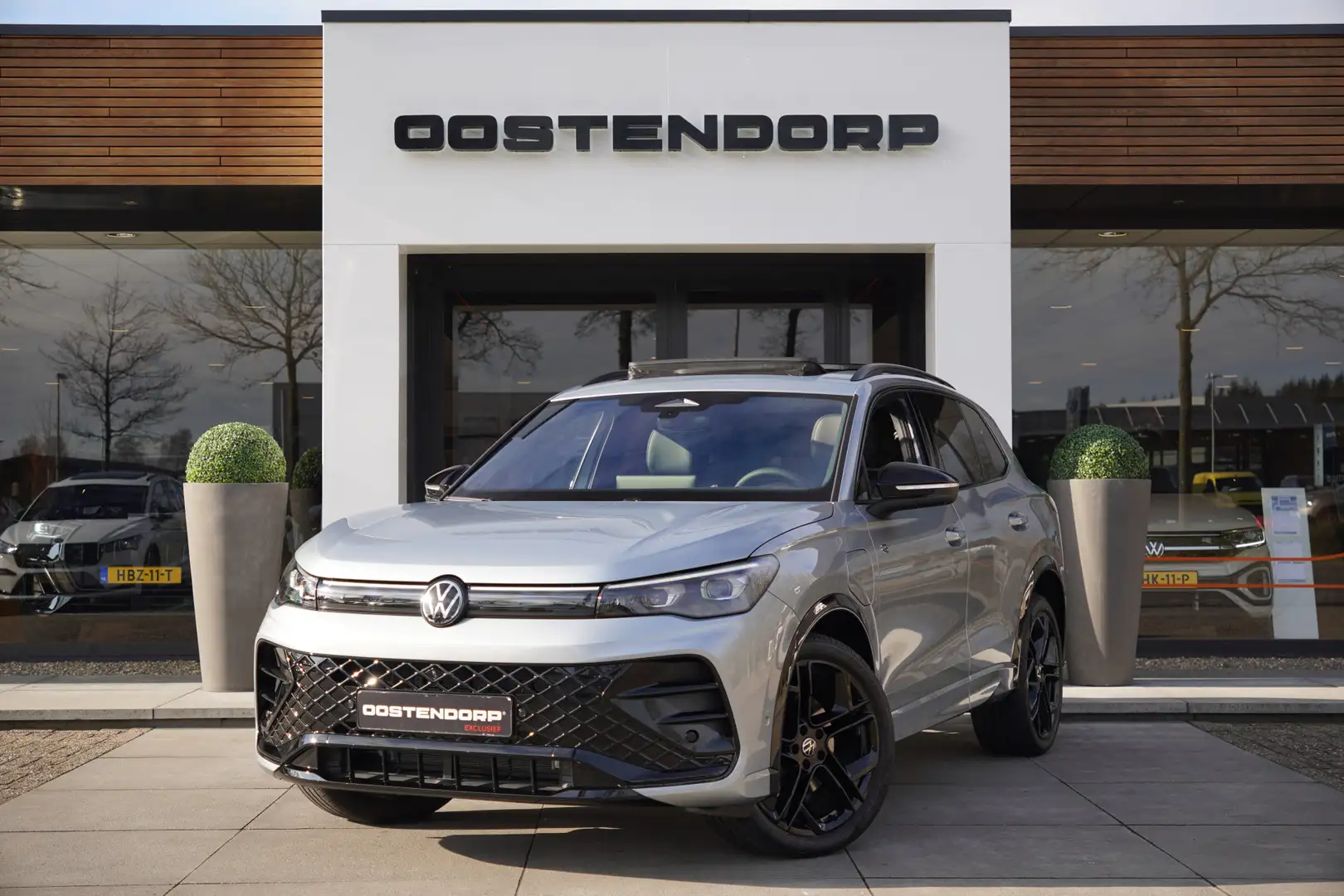 Volkswagen Tiguan 1.5/272pk eHybrid R-Line Blackstyle VOL!|2025|Pano Gris - 2