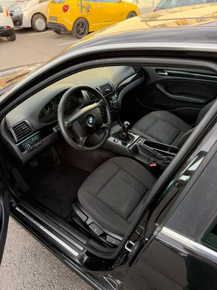BMW 320i touring, foto 6
