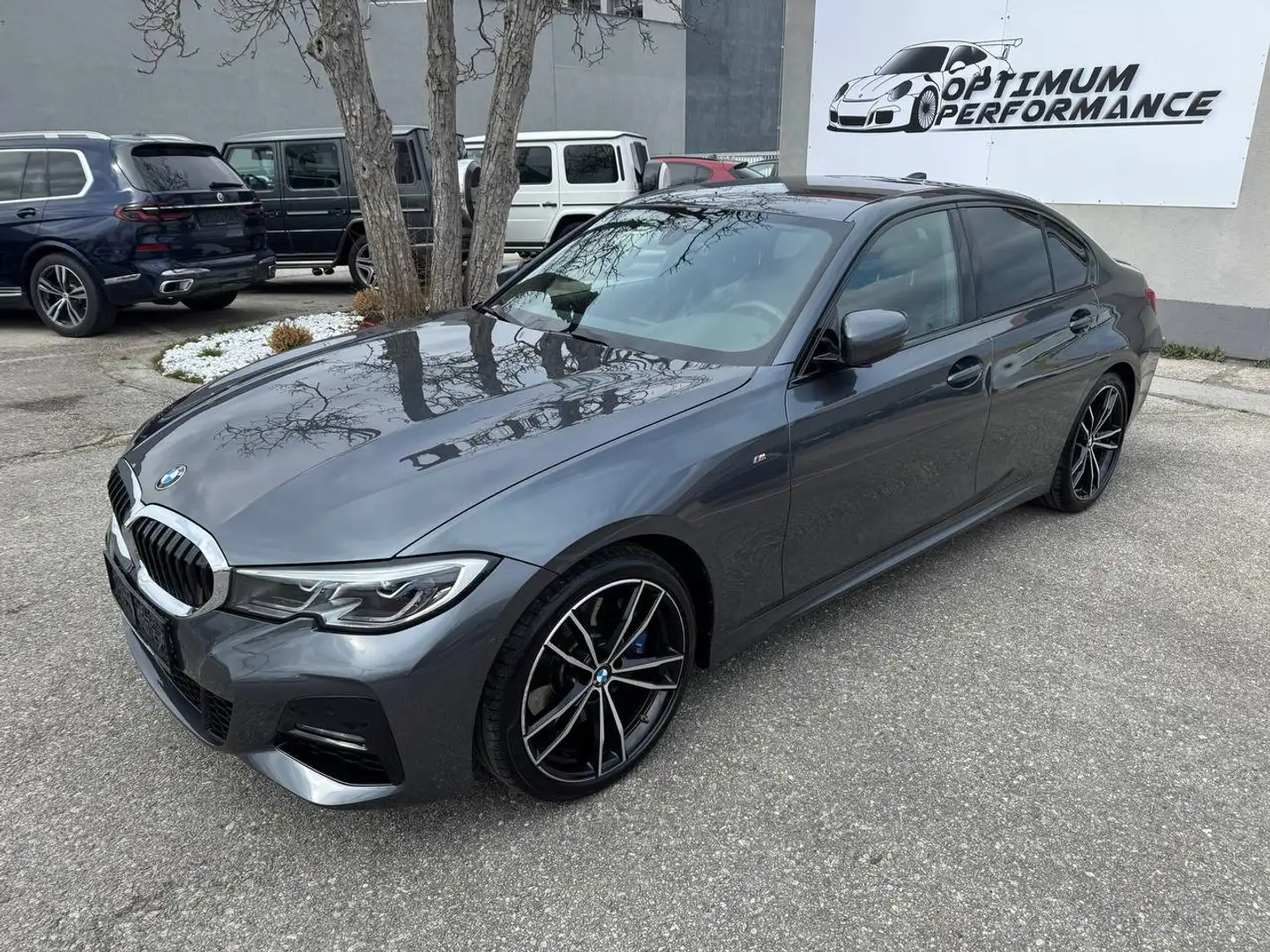 BMW 320 320 d xDrive M Sport Grau - 1