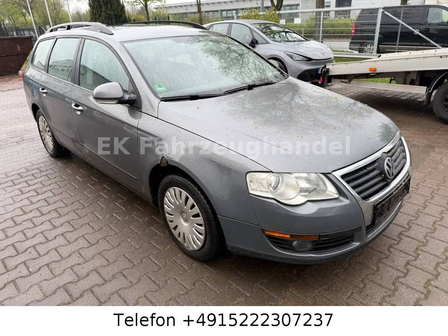 Volkswagen Passat Variant Trendline Gris - 2