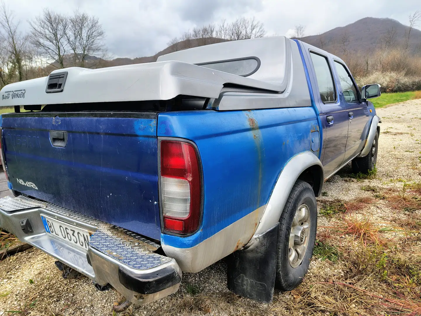 Nissan King Cab Double 2.5 Navara Albastru - 2