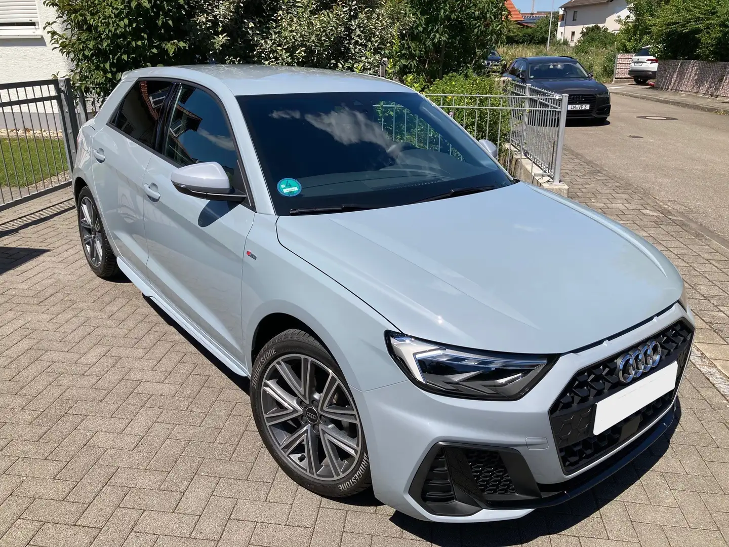 Audi A1 A1 25 TFSI Sportback S tronic S line Grau - 2