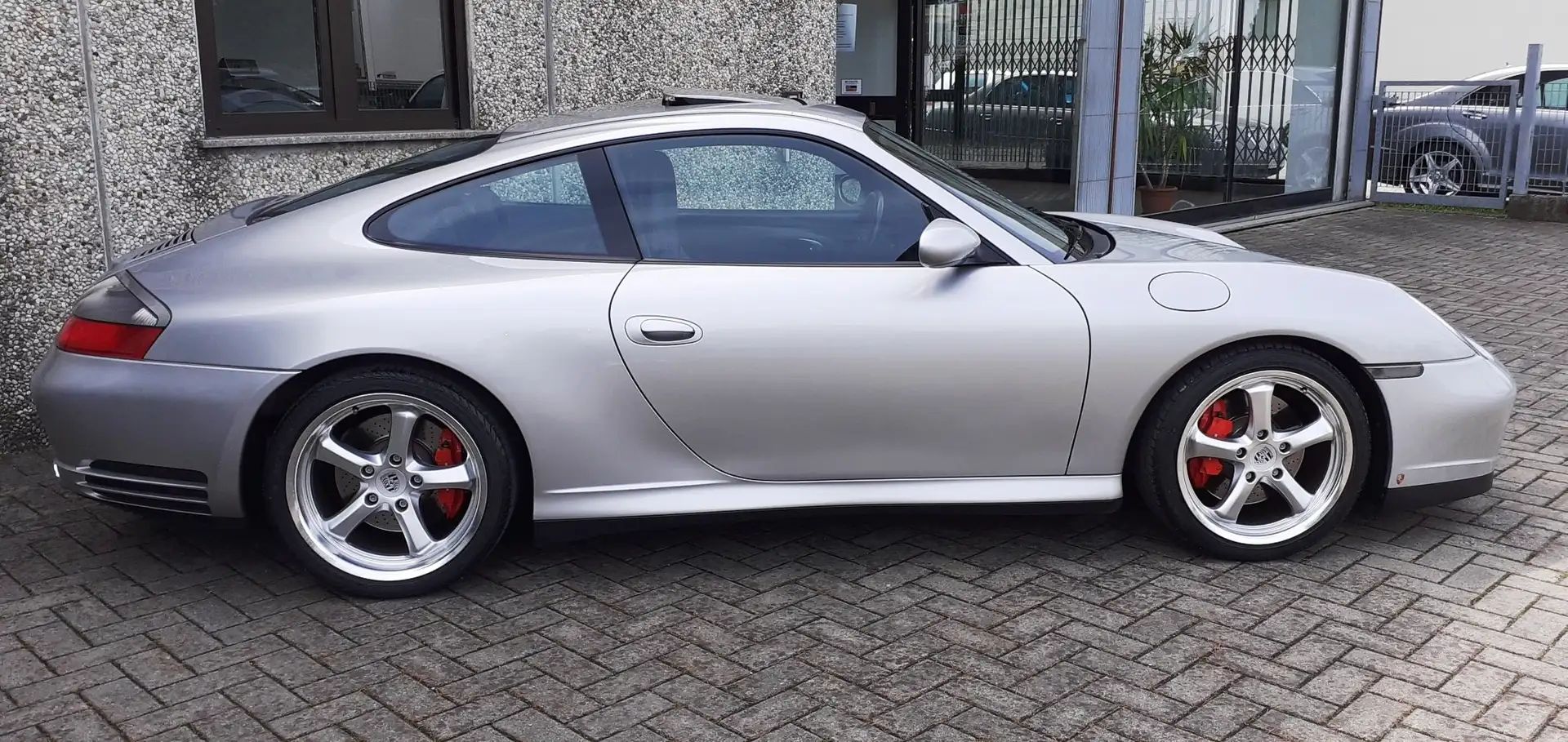 Porsche 996 911 Carrera 4S Coupé TIP TRONIC - PARI AL NUOVO Argento - 2