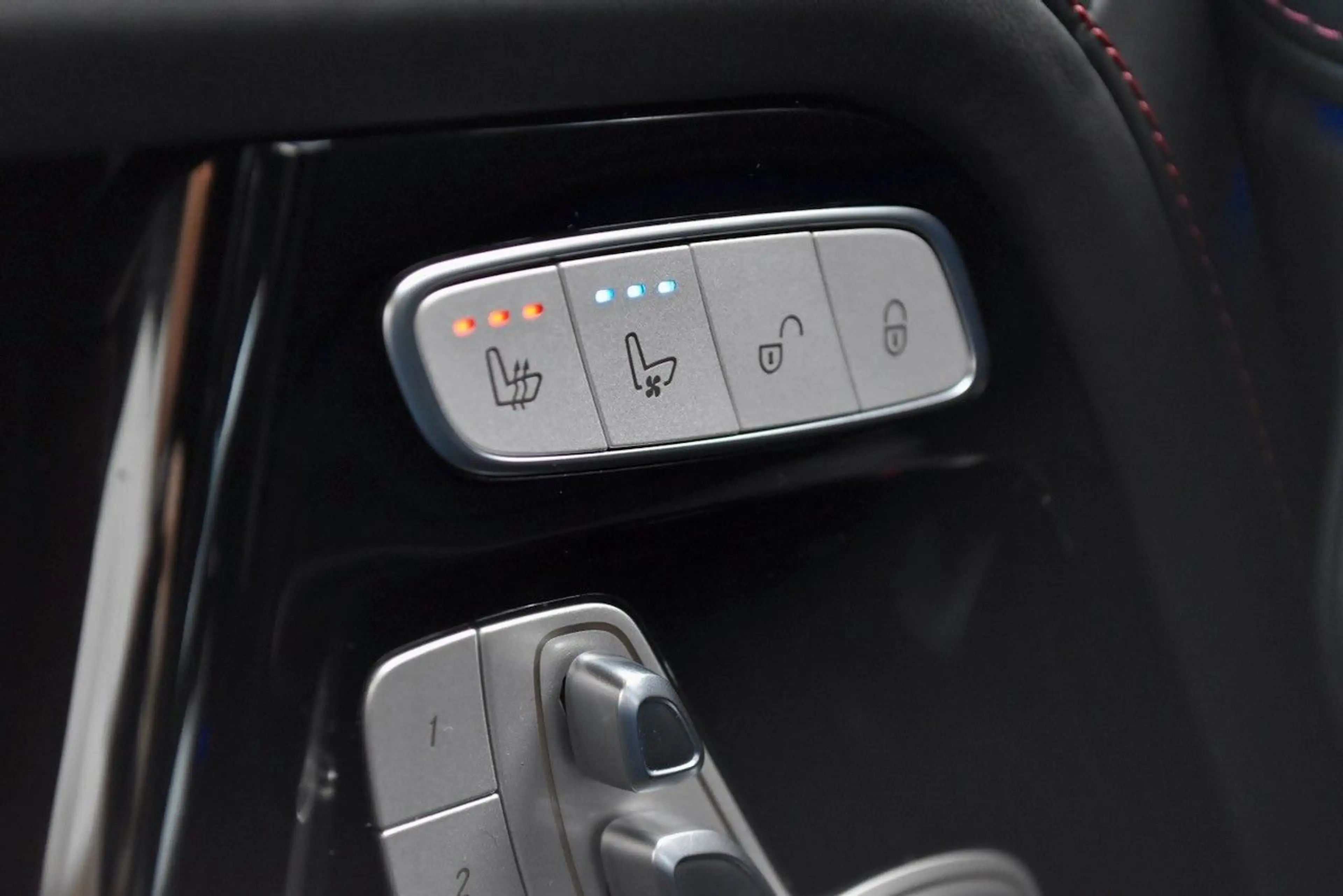 Mercedes-Benz G 63 AMG DRIVERS-PACK STANDHEIZ CARBON BURMESTER — photo 14