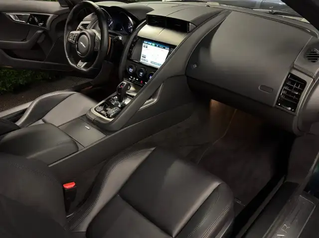 Jaguar F-Type view 13