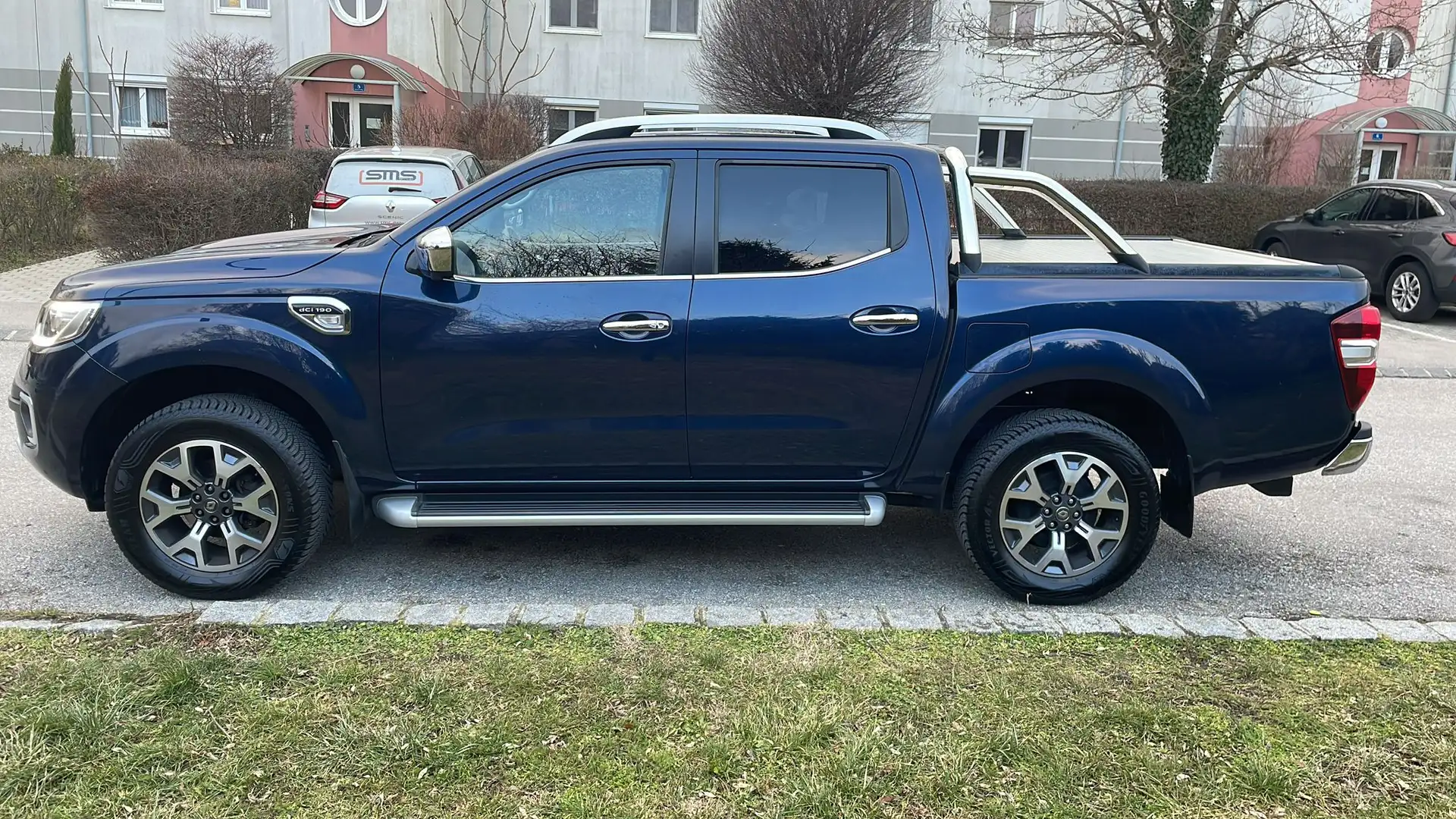 Renault Alaskan 2,3   190 tsi intense Blau - 2