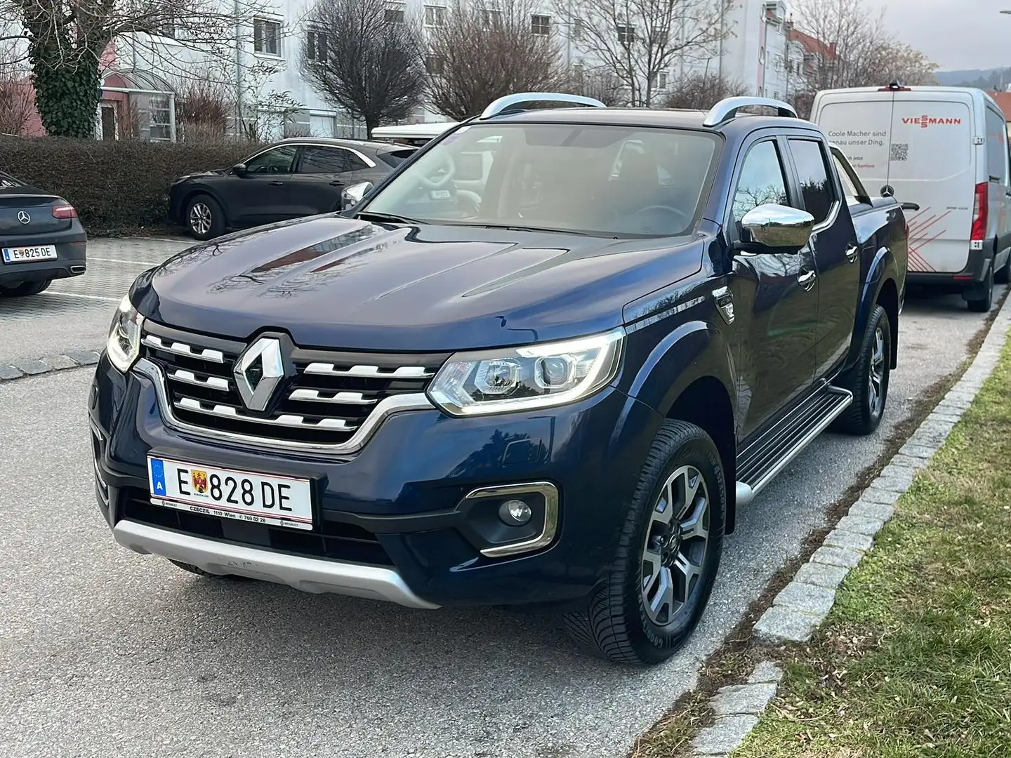 Renault Alaskan 2,3   190 tsi intense Blau - 1