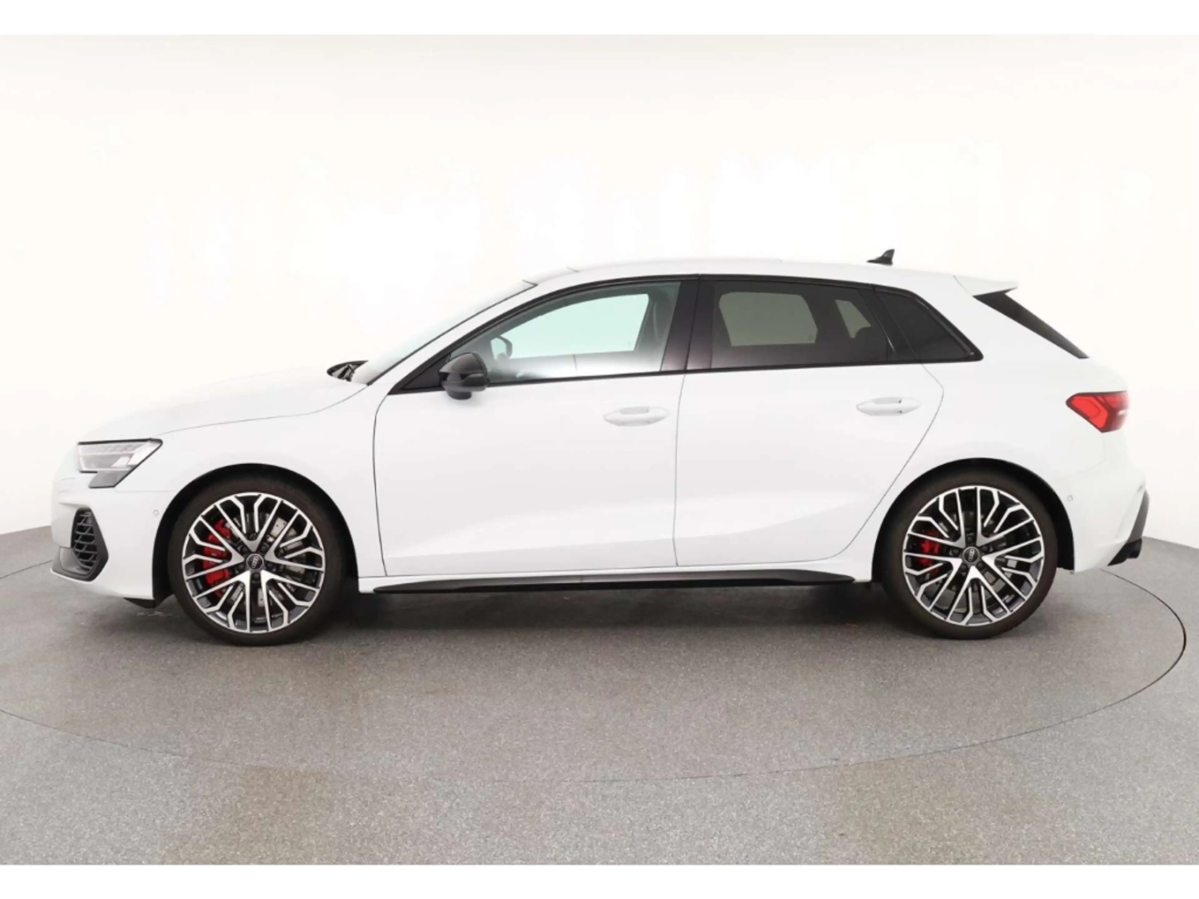 Audi S3 Sportback TFSI quattro — photo 5