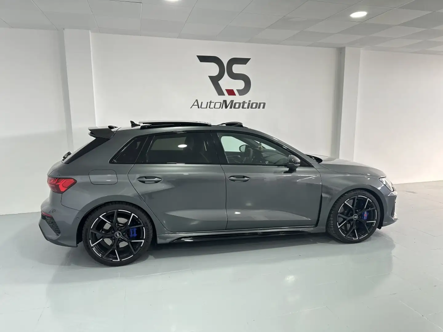 Audi RS3 Sportback quattro S tronic 294kW Gris - 2