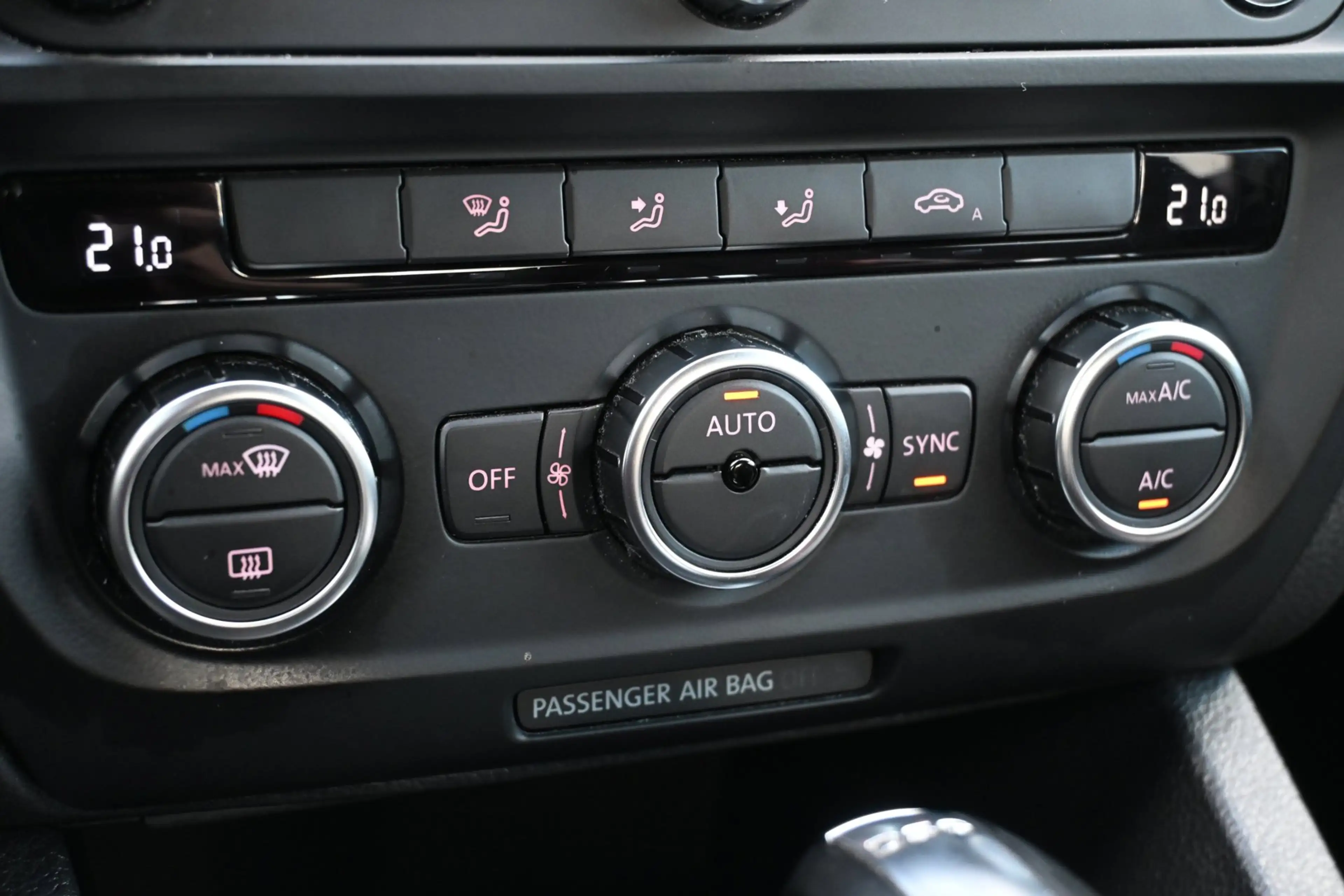 Volkswagen Jetta 1.4 TSI Hybrid Highline, Automaat, Climate, PDC V+ — photo 18