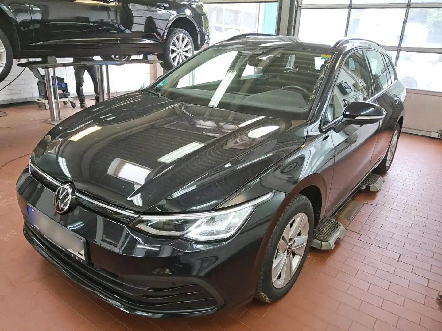 Volkswagen Golf Variant 1.5 TSI OPF Life Schwarz - 2
