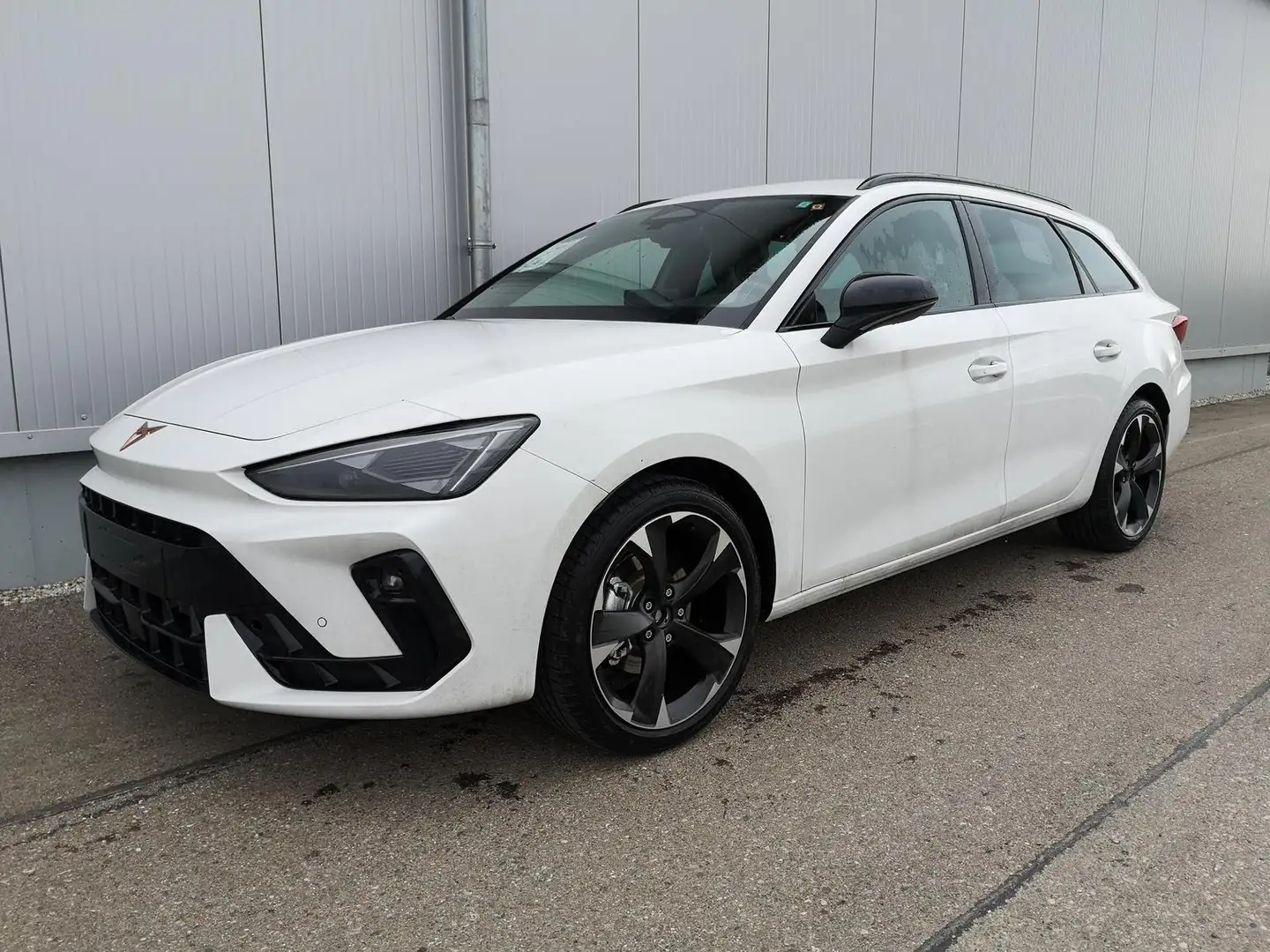 CUPRA Leon Sportstourer 1.5 eTSI 110 kW Kombi ST DSG AHK A... Weiß - 1