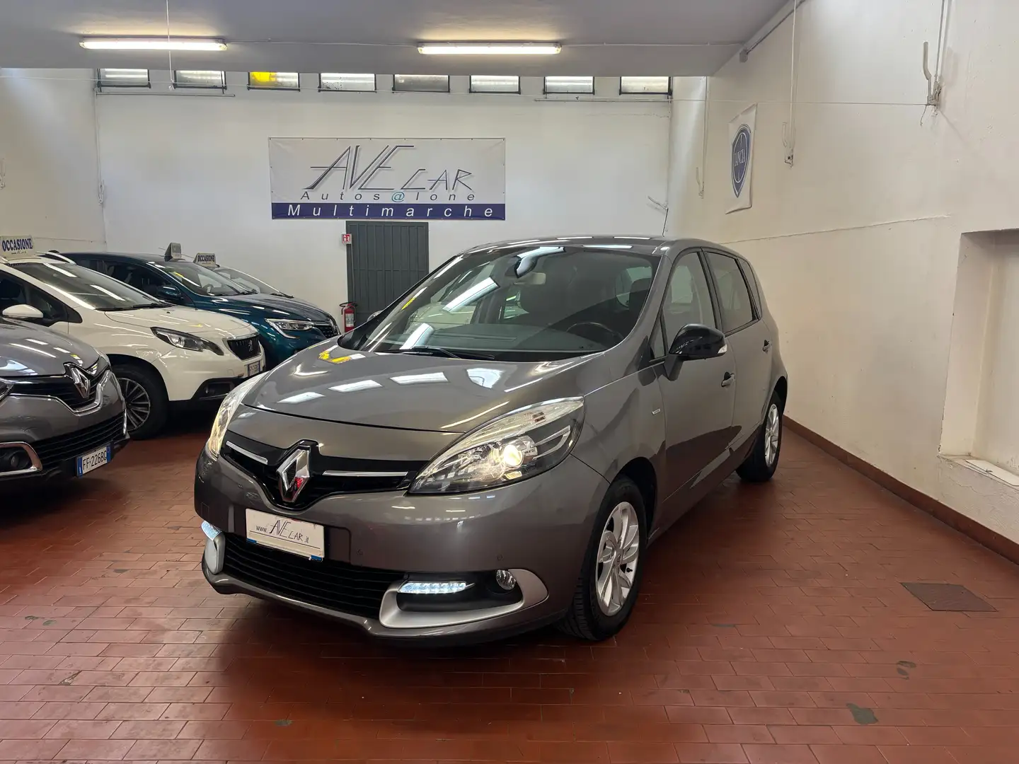 Renault Scenic X-Mod 1.5 dci Limited 110cv E6 GANCIO TRAINO Grigio - 1