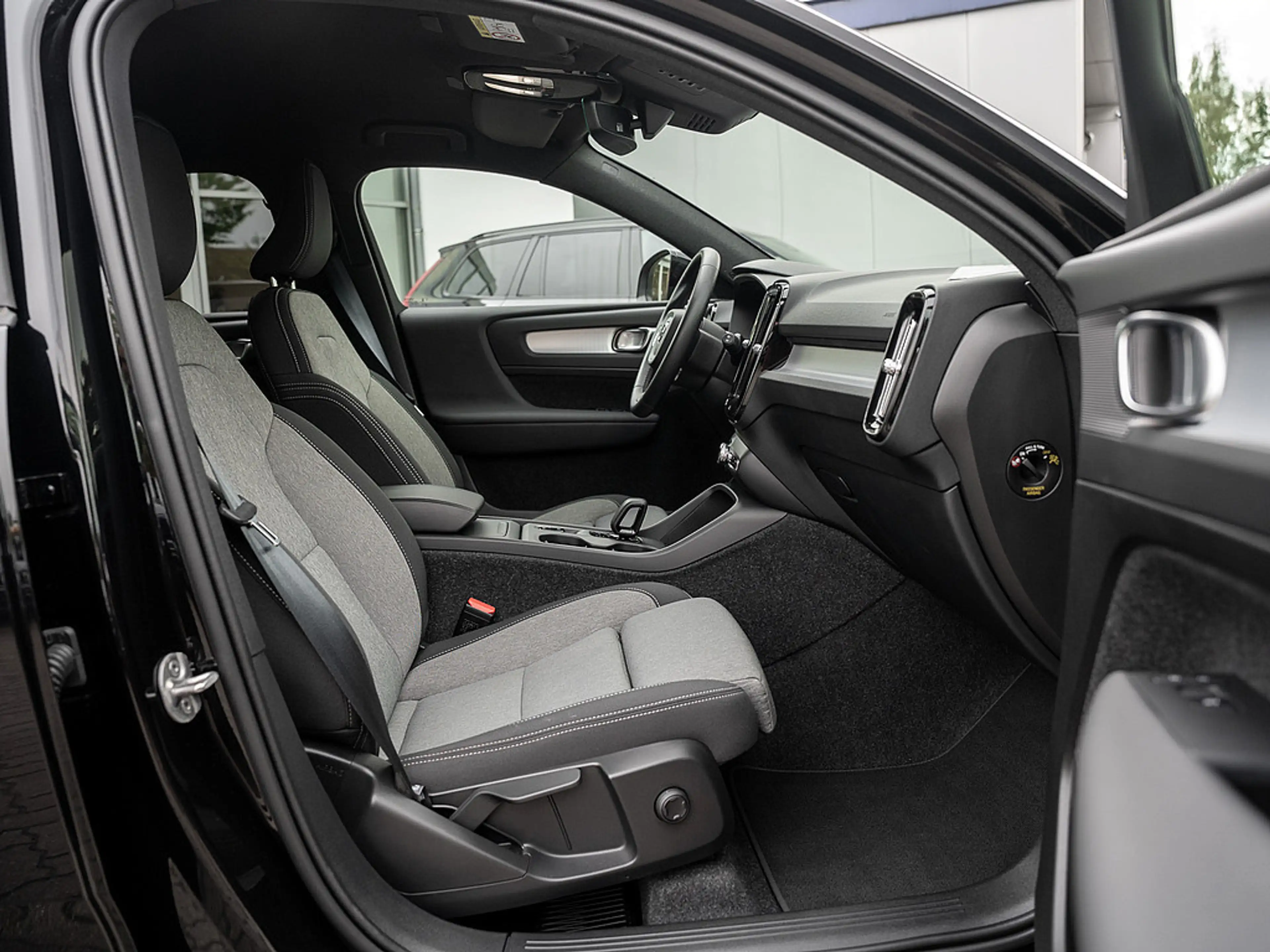Volvo XC40 B3 Core 360-GRAD-KAMERA LED ACC W-LAN — photo 2