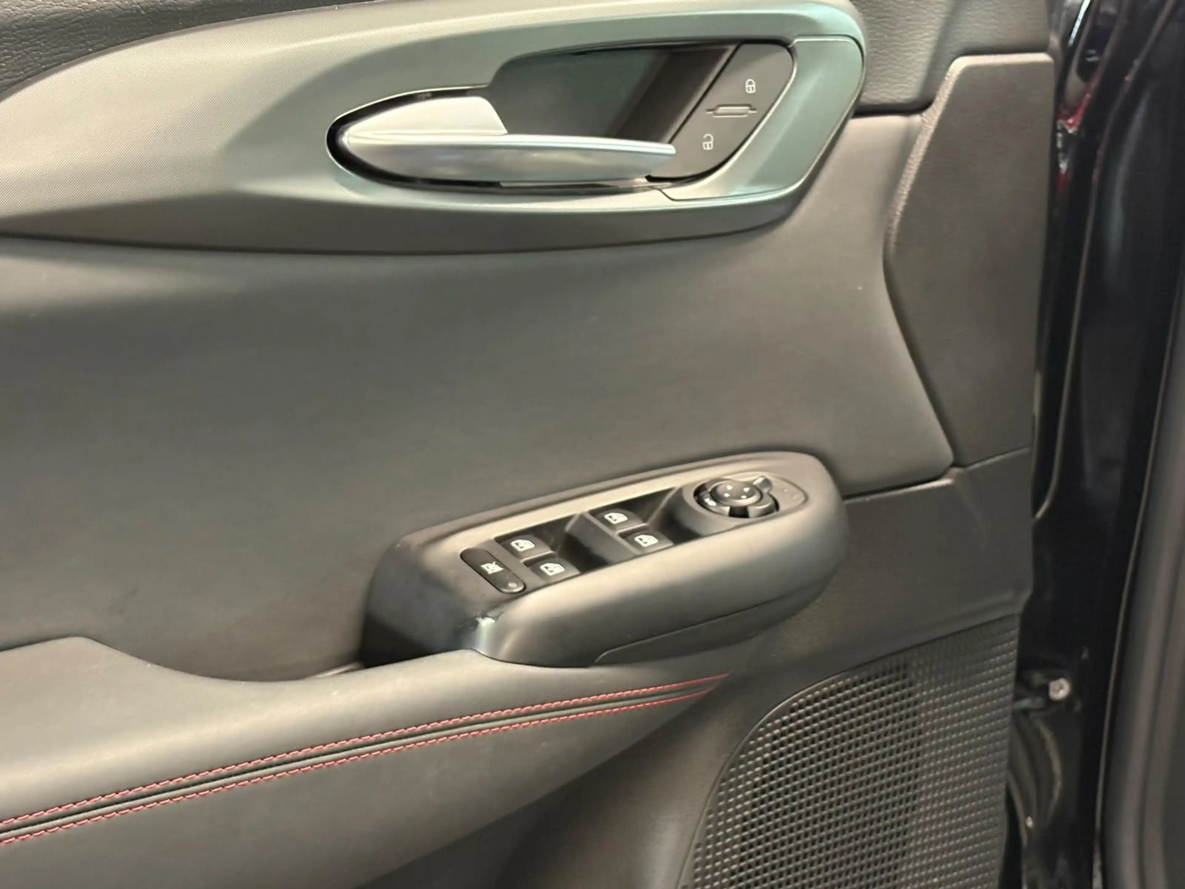 Alfa Romeo Tonale Veloce MATRIX+NAV+ACC+WINTER+PREMIUM+KAM — photo 11