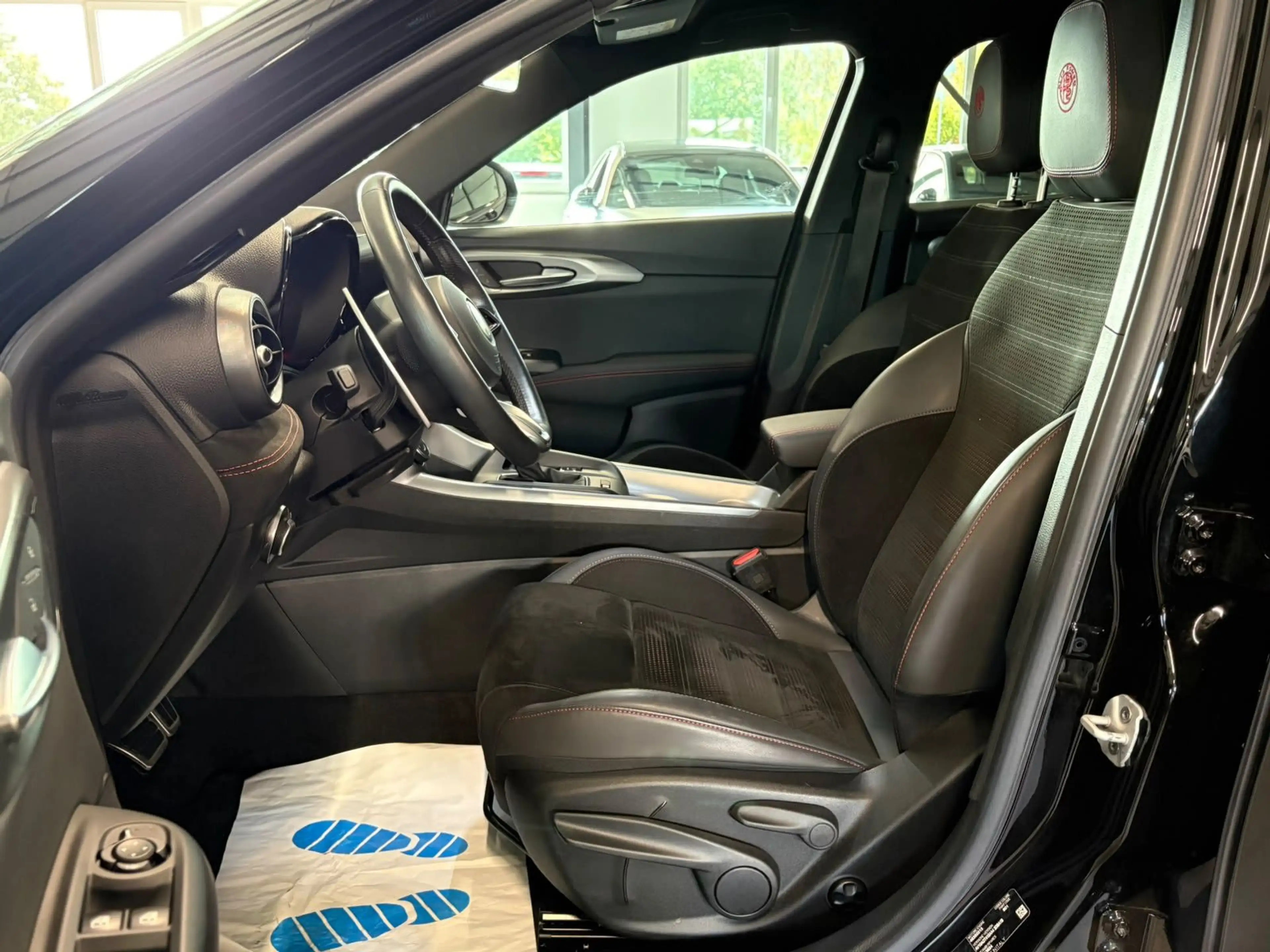 Alfa Romeo Tonale Veloce MATRIX+NAV+ACC+WINTER+PREMIUM+KAM — photo 6