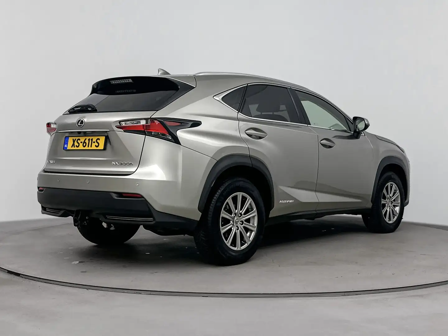 Lexus NX 300h AWD Business Line Limited | Parkeersensoren | Navi Grijs - 2