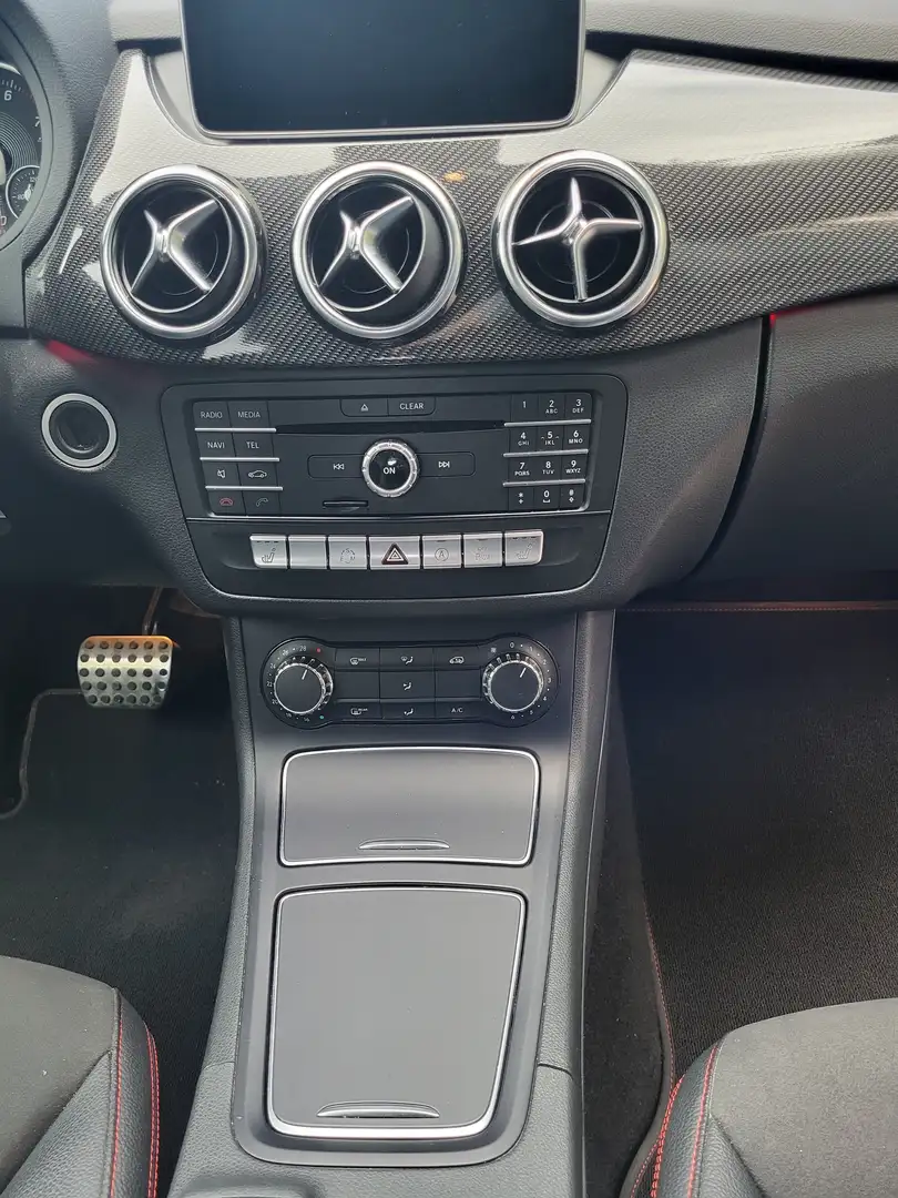 Mercedes-Benz B 200 B 200 7G-DCT AMG Line Braun - 2