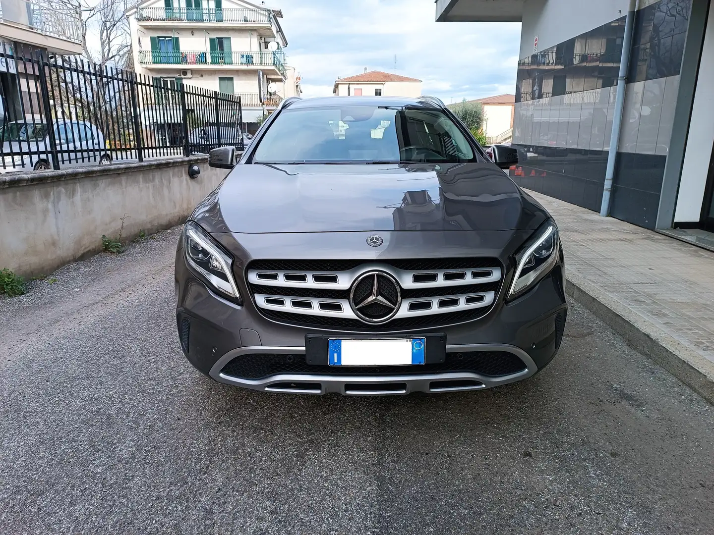 Mercedes-Benz GLA 200 GLA 200 d Sport auto Grigio - 2