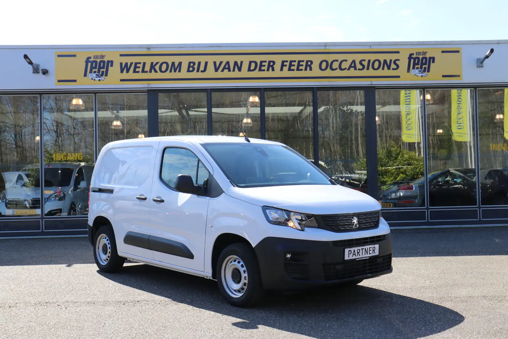 Peugeot Partner 1.5 BlueHDi 100 L1 EX.BTW Nieuw uit voorraad lever Wit - 1