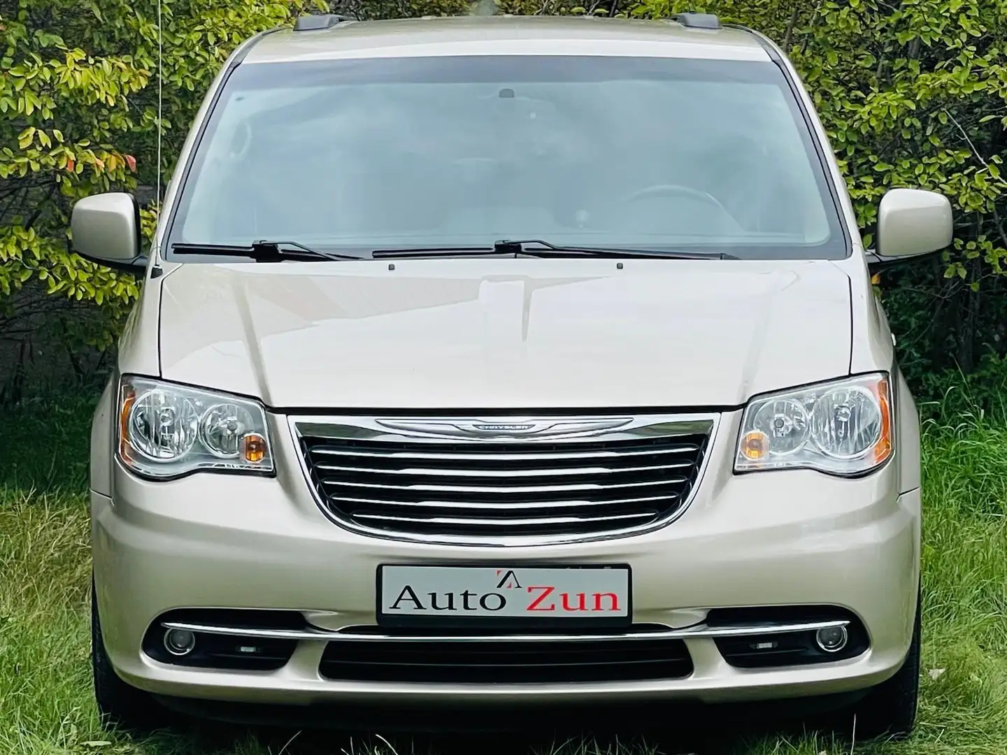 Chrysler Grand Voyager 3.6 V6Stow&Go/.Limited 2XTV DVD Goud - 2