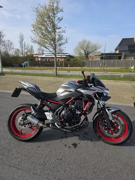 Kawasaki Z 650 - foto 2