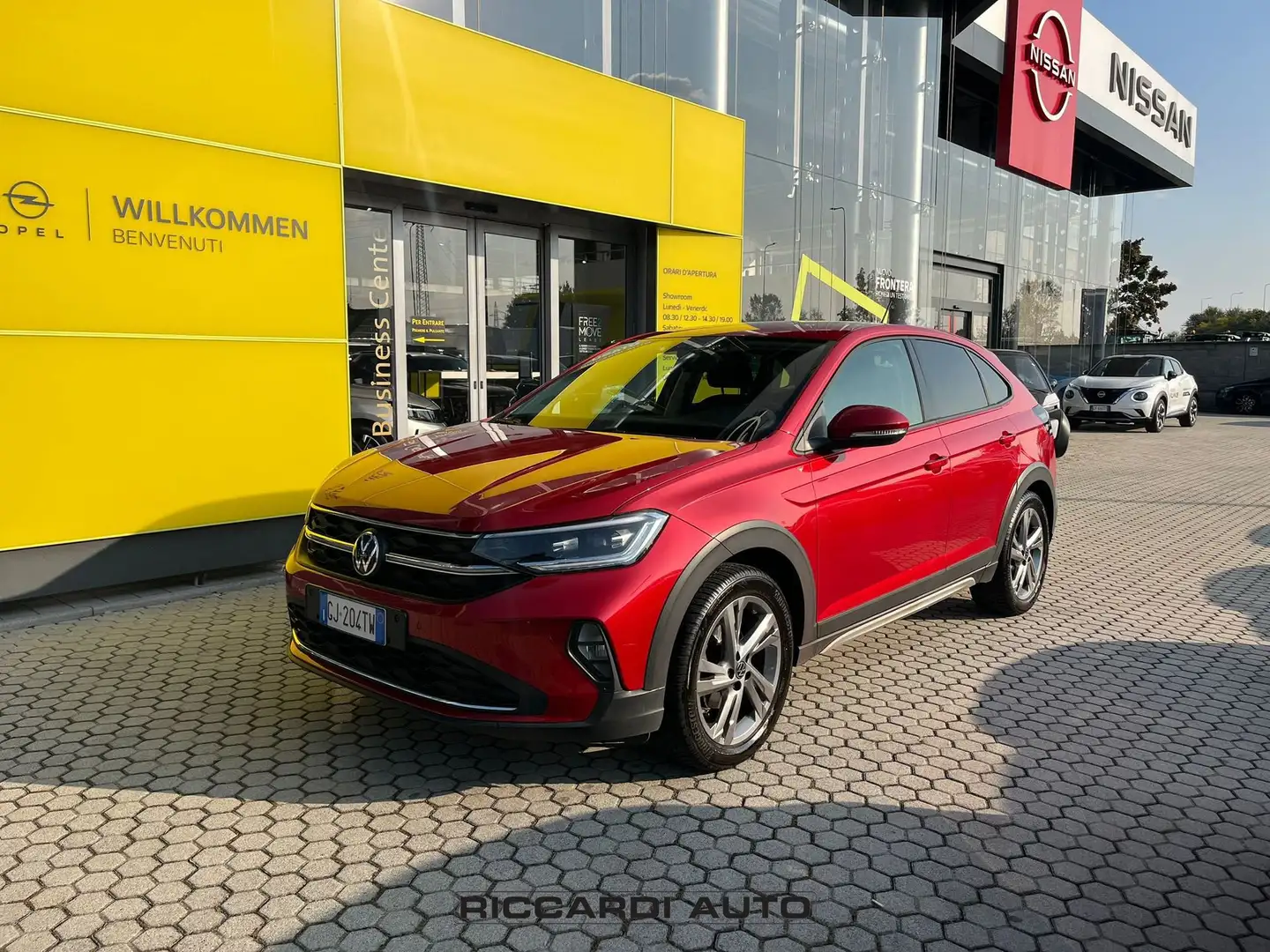 Volkswagen Taigo 1.0 TSI 110 CV DSG Life Rouge - 1