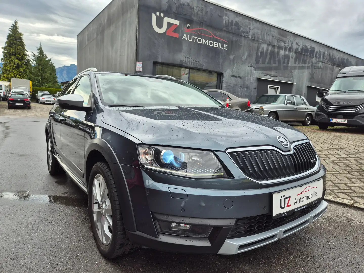 Skoda Octavia *** ALLRAD *** AUTOMATIK *** Scout 4x4 Grau - 2