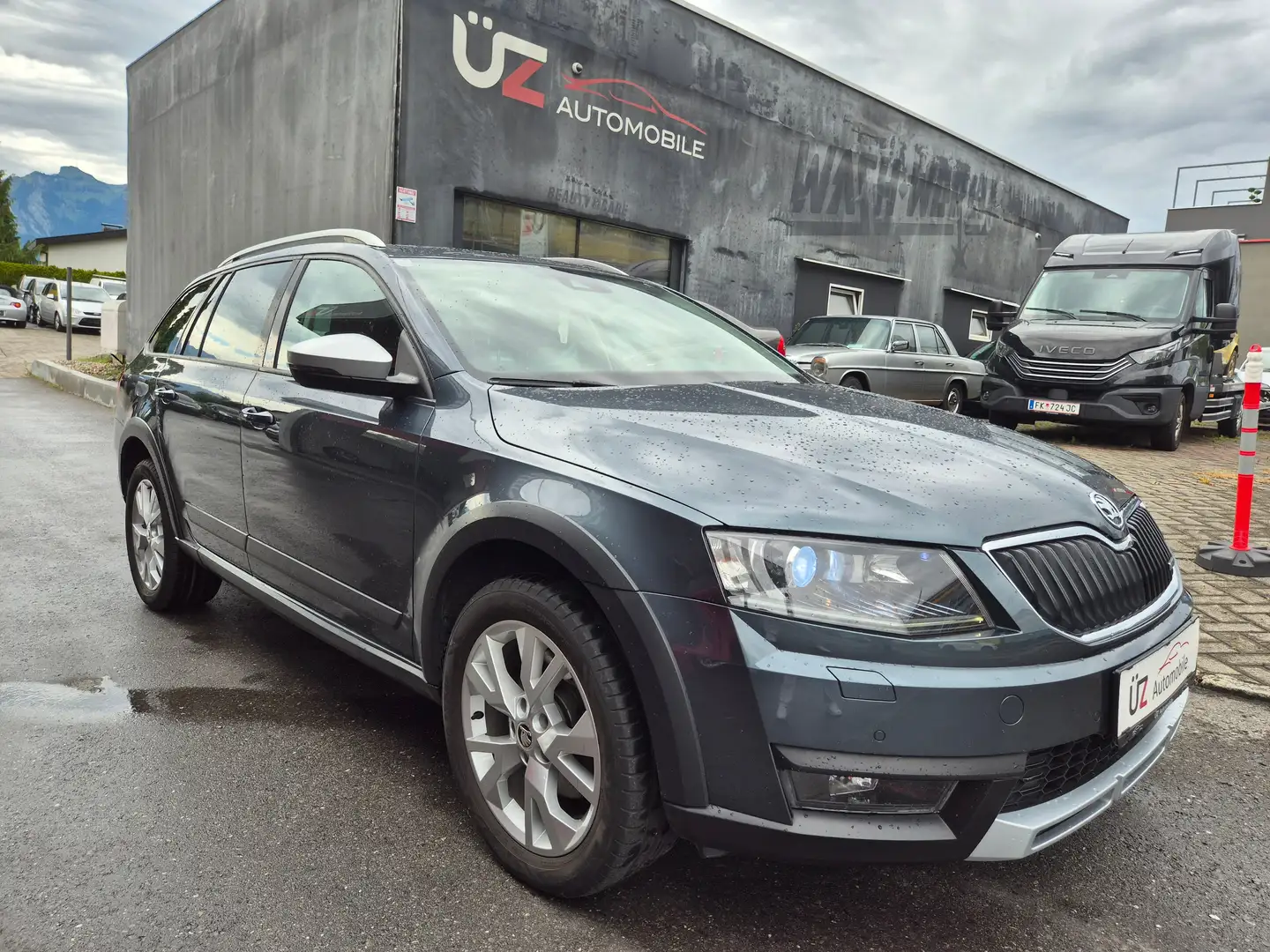 Skoda Octavia *** ALLRAD *** AUTOMATIK *** Scout 4x4 Grau - 1