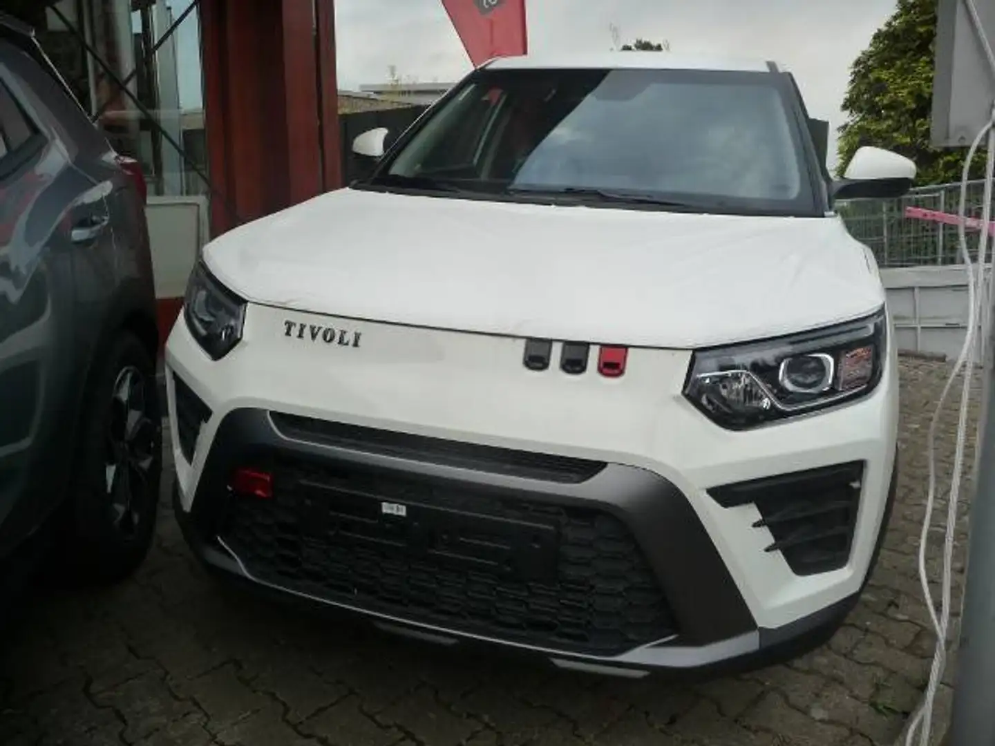 SsangYong Tivoli TIVOLIGrand Amber 1,5 4X2 AT Weiß - 1