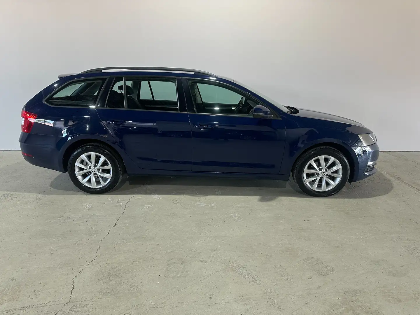 Skoda Octavia Ambition | AHK | Sitzheizung | PDC | SmartLink Blau - 2