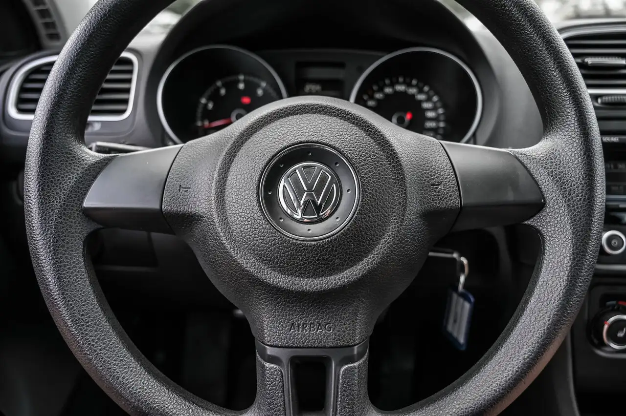 Volkswagen Golf снимка Volkswagen Golf