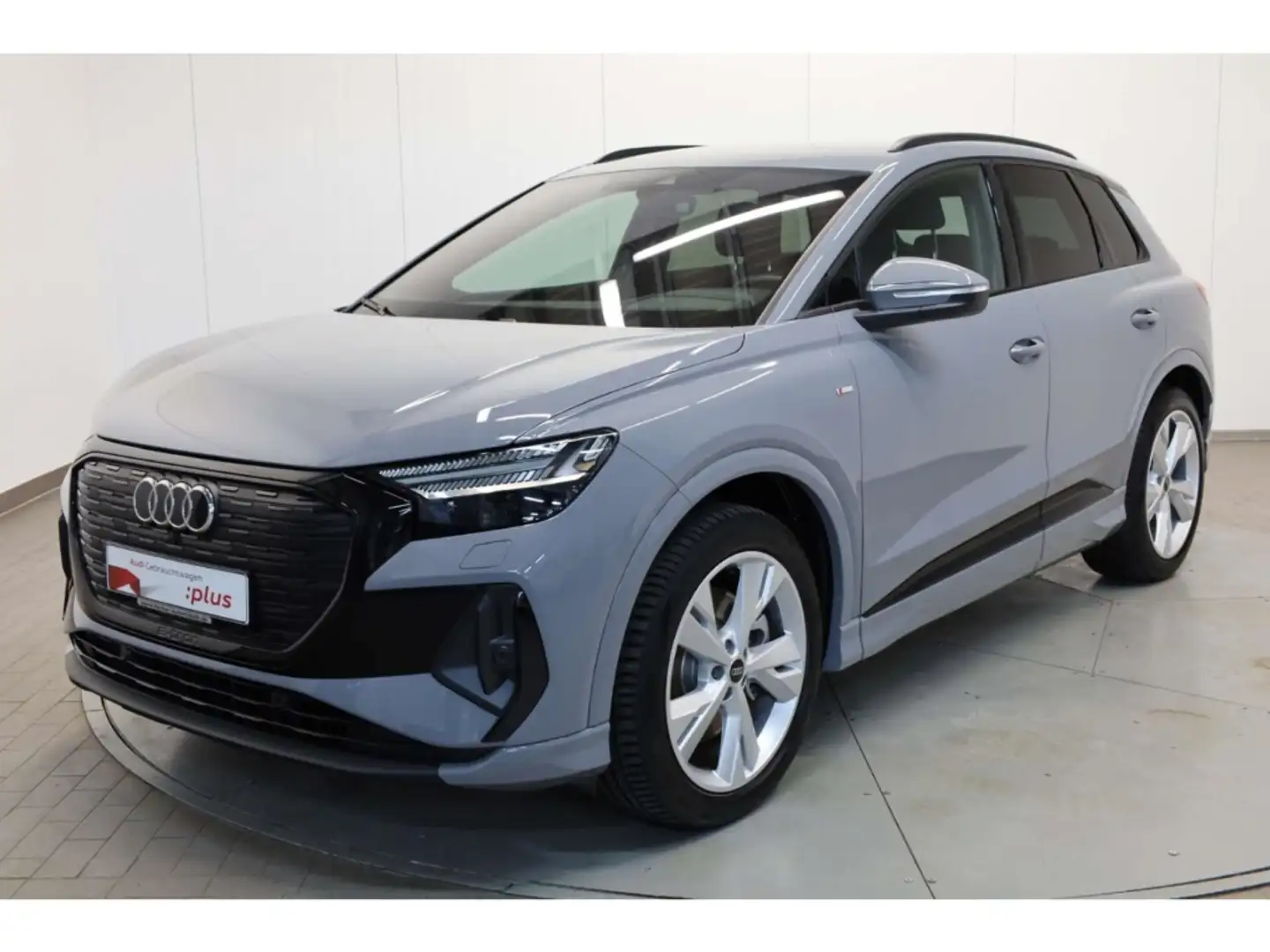 Audi Q4 e-tron 45 quattro S line W-Pumpe/Matrix/20'' Grau - 2