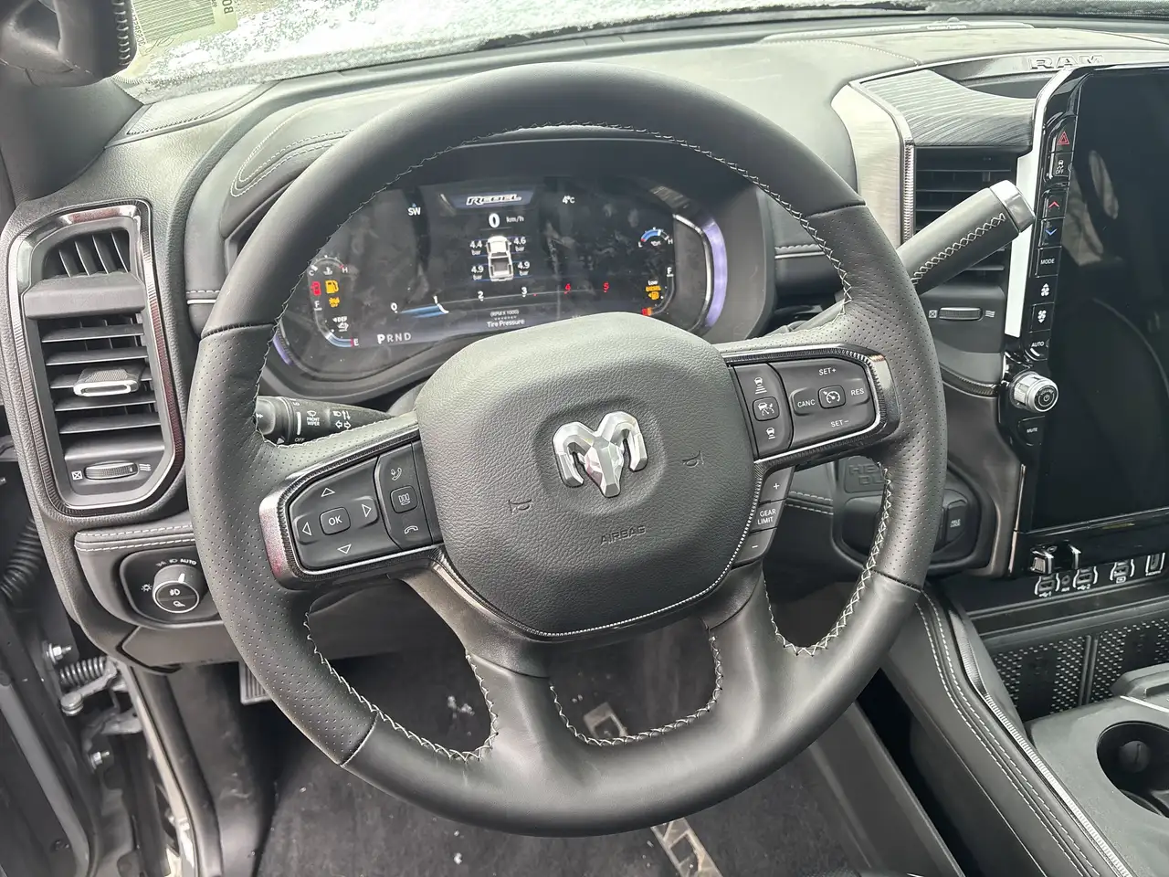 RAM 2500 снимка RAM 2500