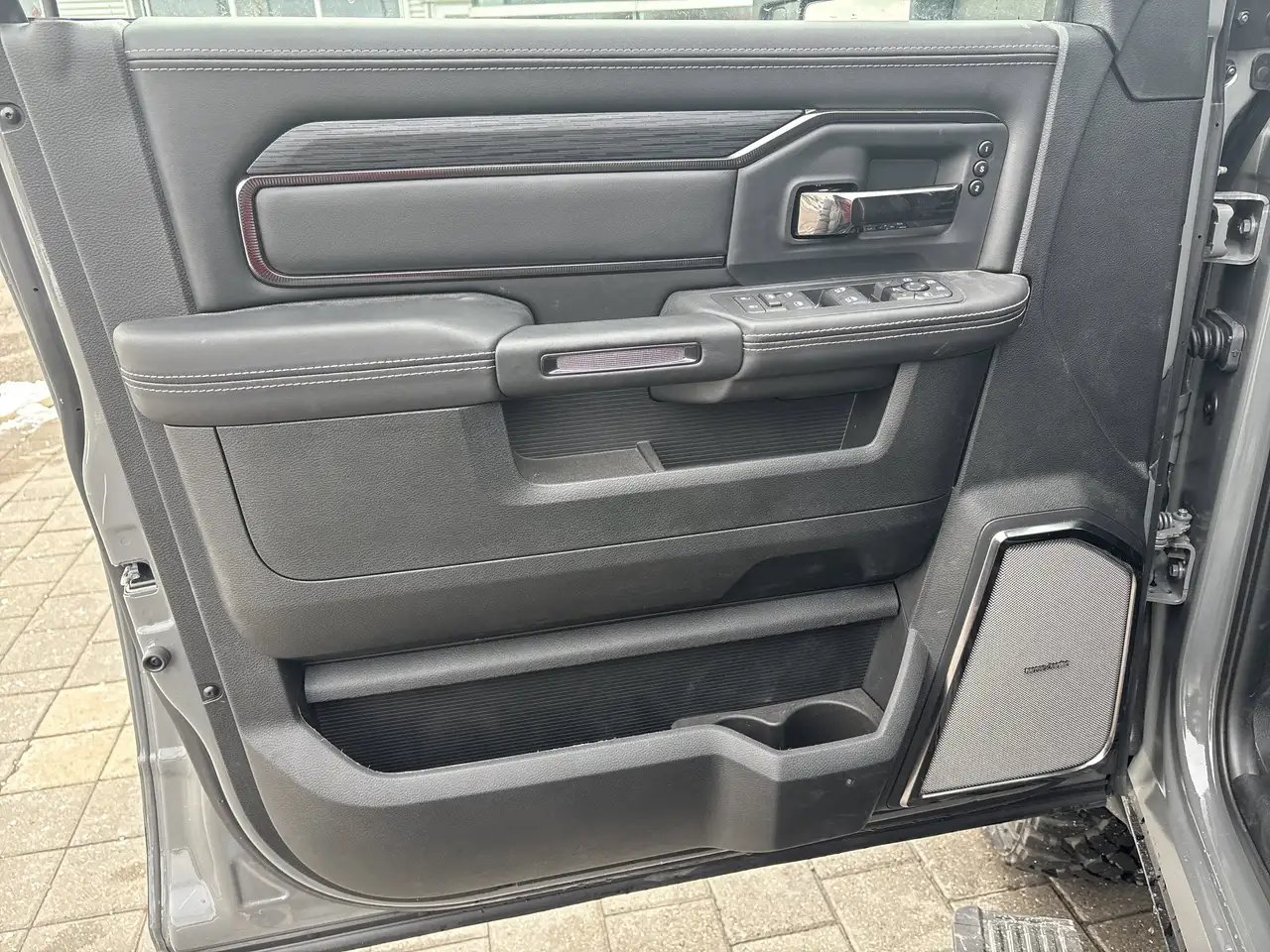 RAM 2500 снимка RAM 2500