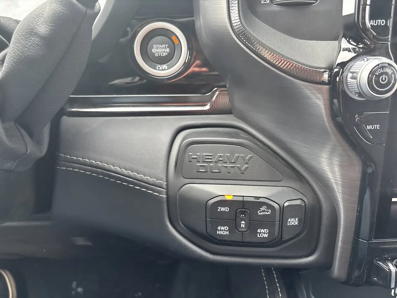 RAM 2500 снимка RAM 2500
