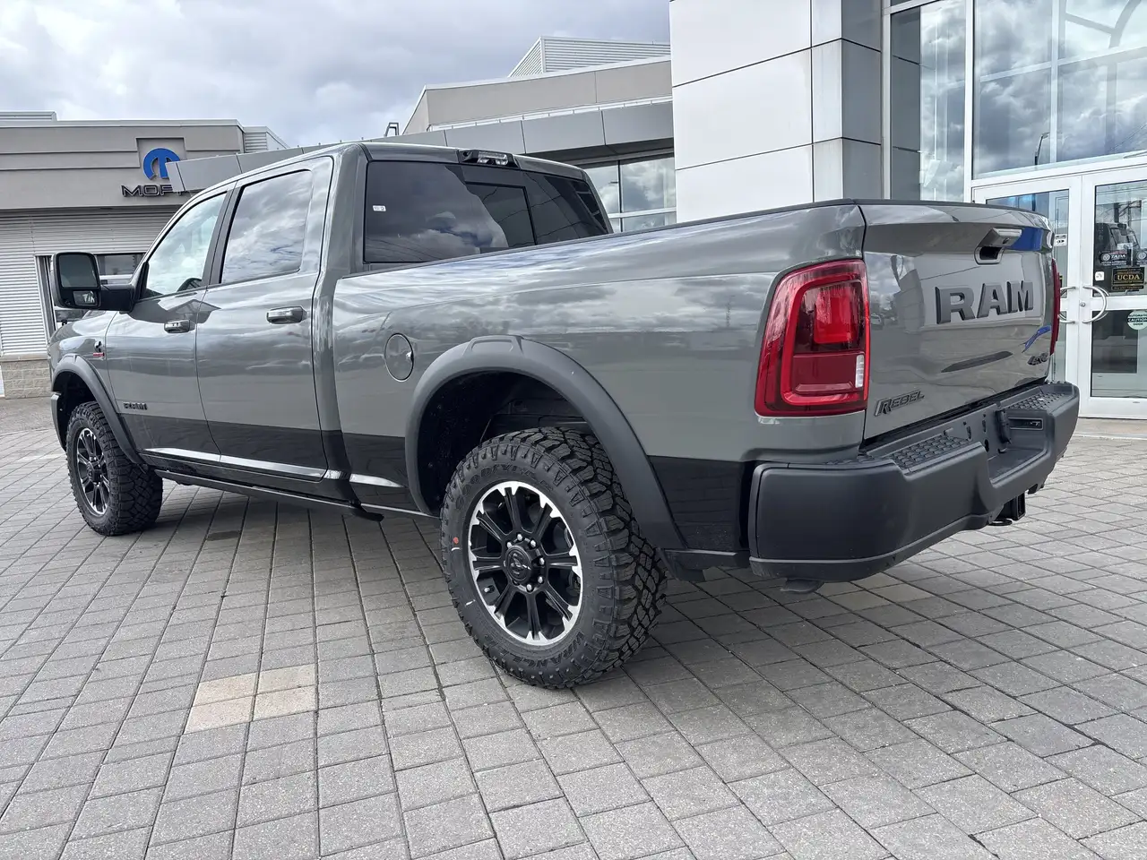 RAM 2500 снимка RAM 2500