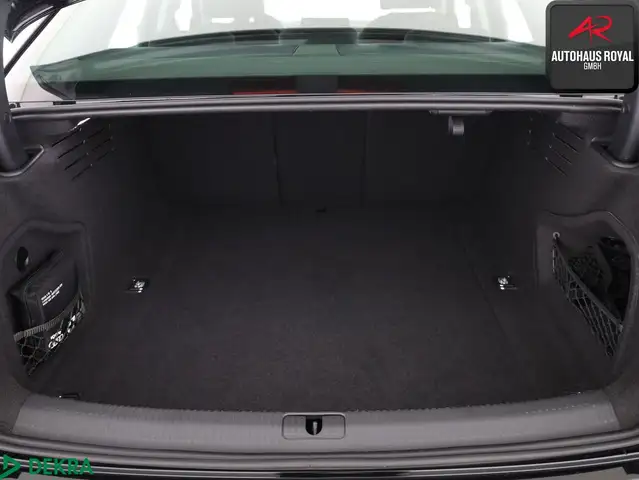 Audi A4 view 14