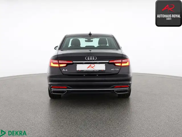 Audi A4 view 4