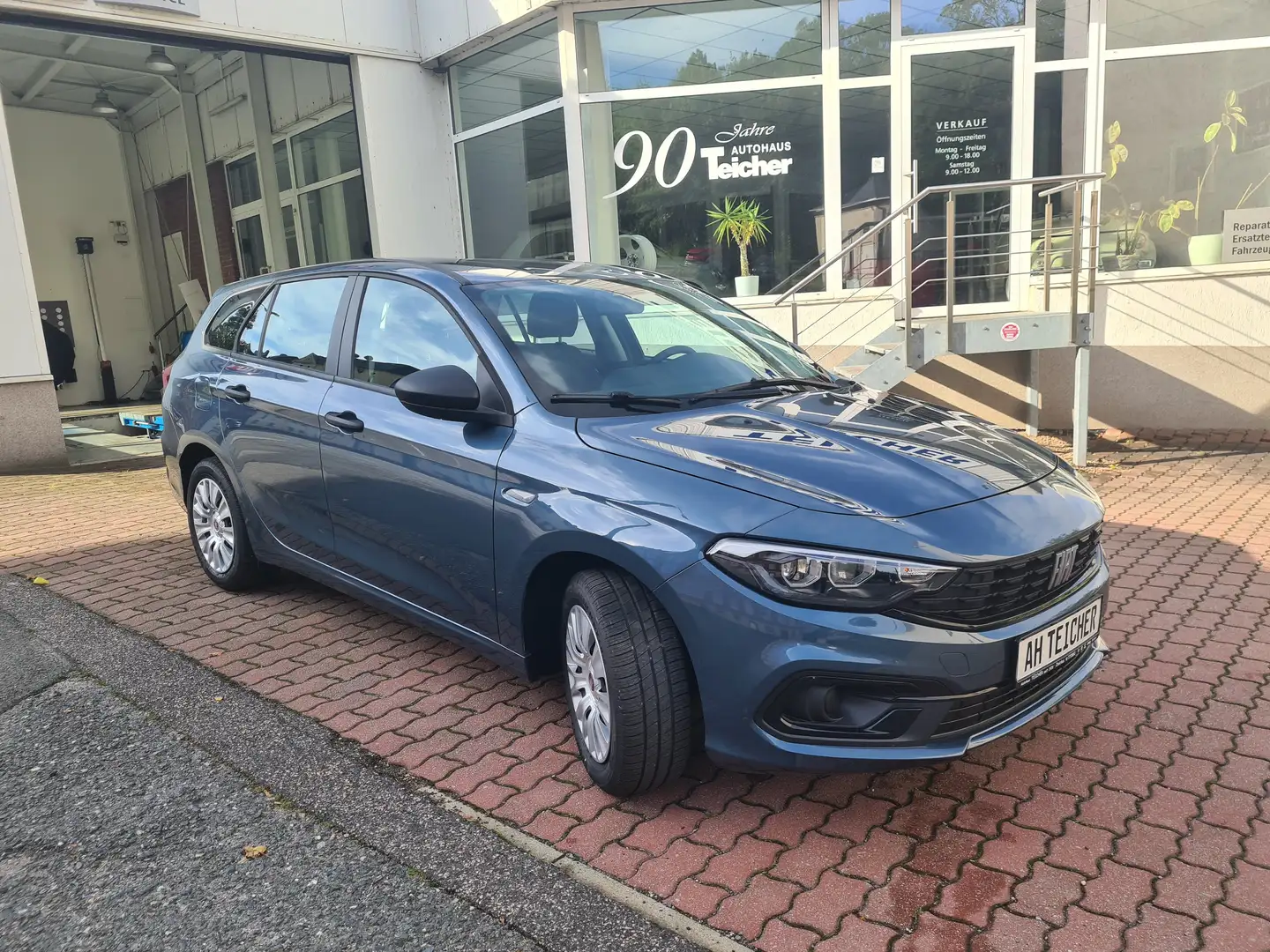 Fiat Tipo 1.5 GSE Hybrid 130PS Automatik Blau - 1