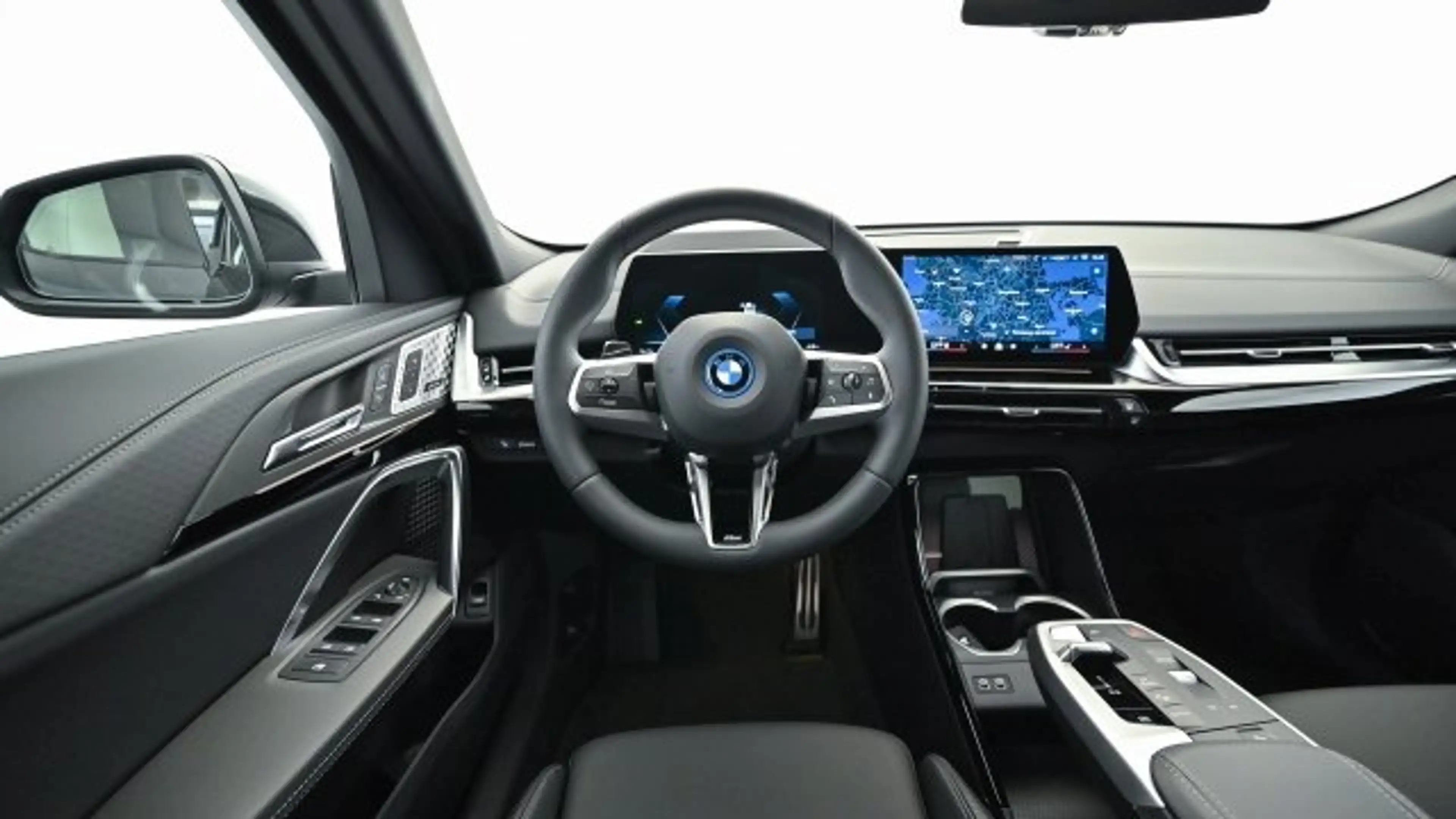 BMW iX2 eDrive20 U10 HB0 — photo 13