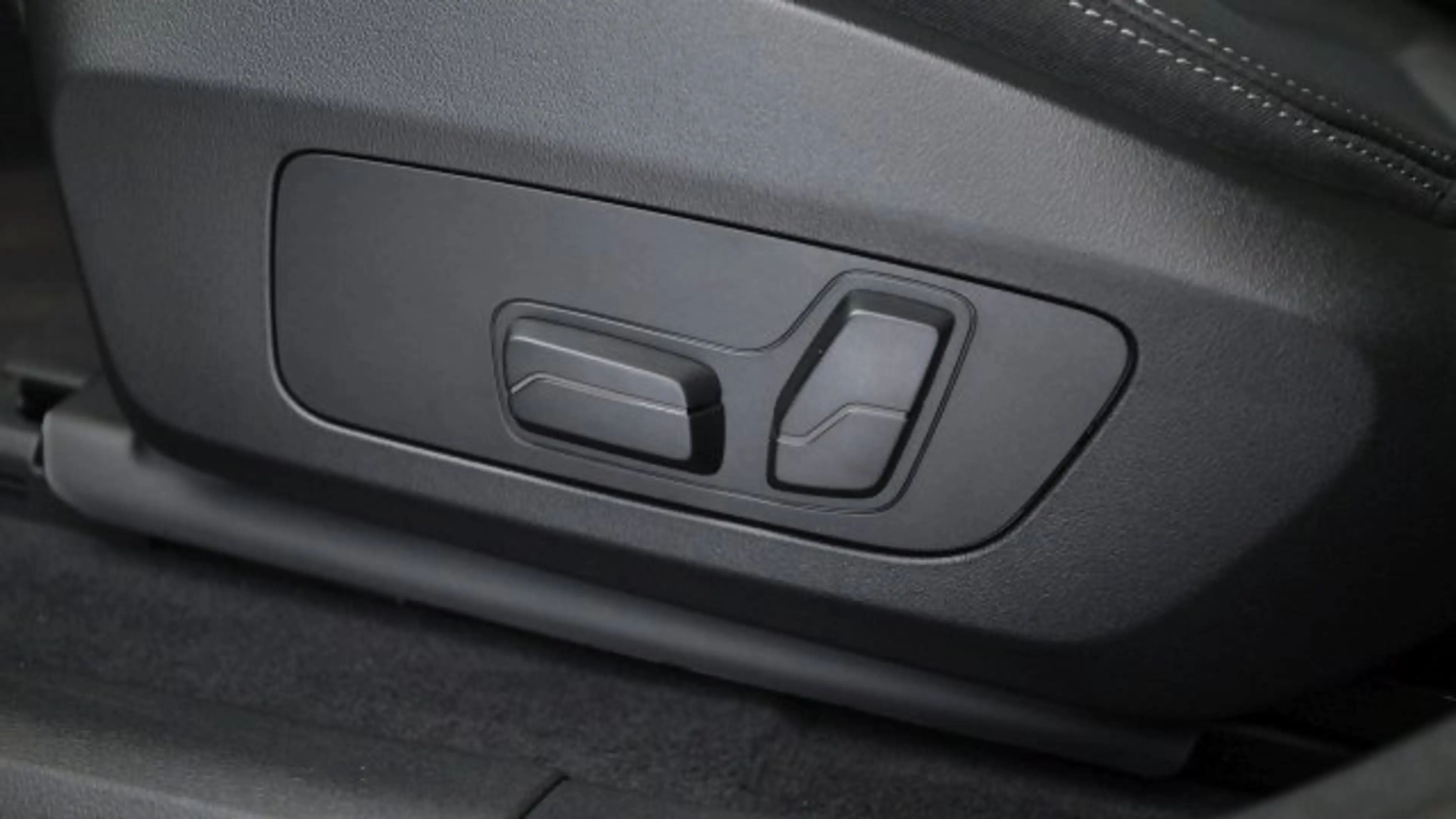 BMW iX2 eDrive20 U10 HB0 — photo 12