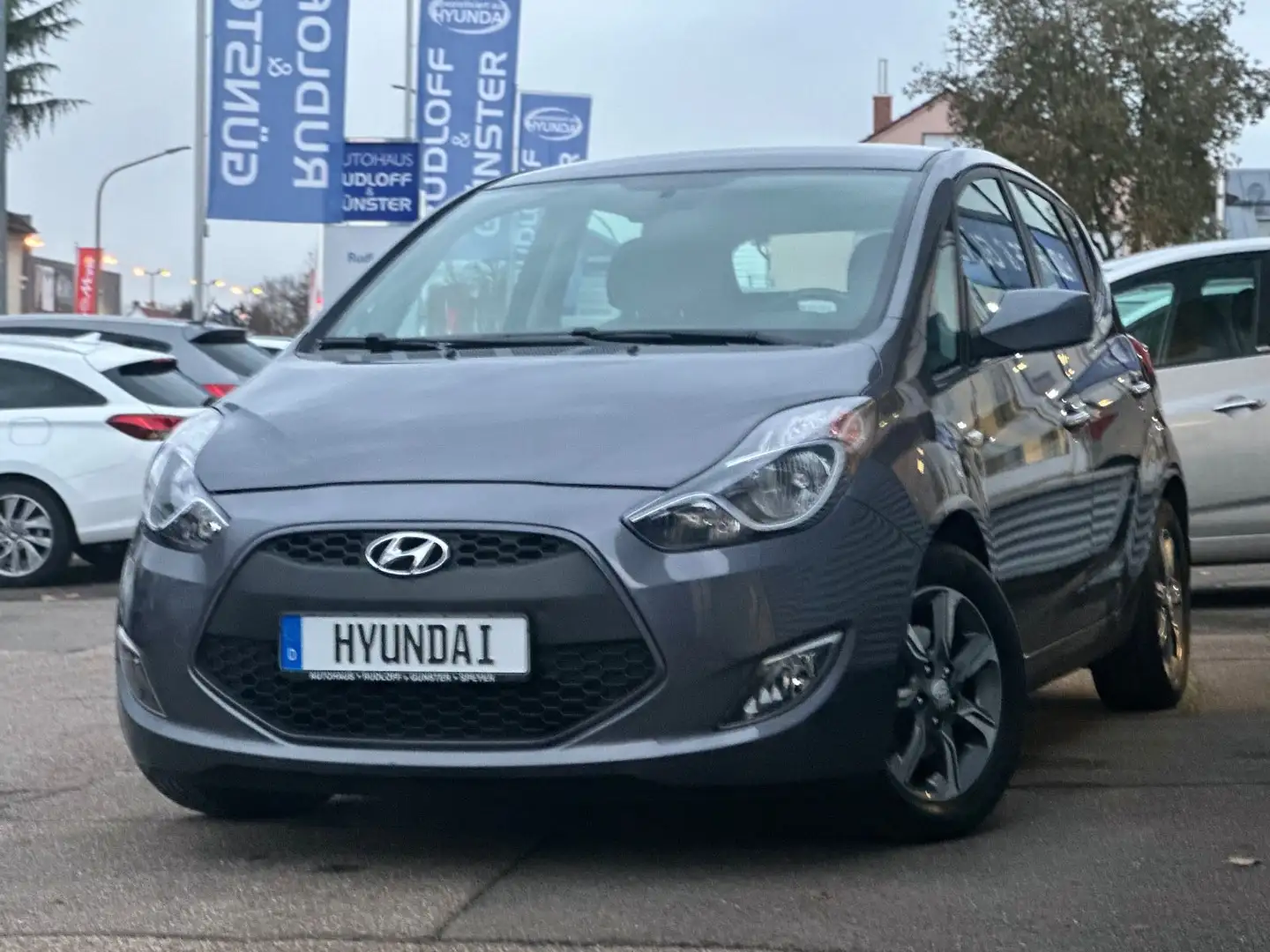 Hyundai iX20 1.6 AT NAVI/CAM/CLIMA./PDC/SHZ/LHZ/GARANTIE Grau - 1